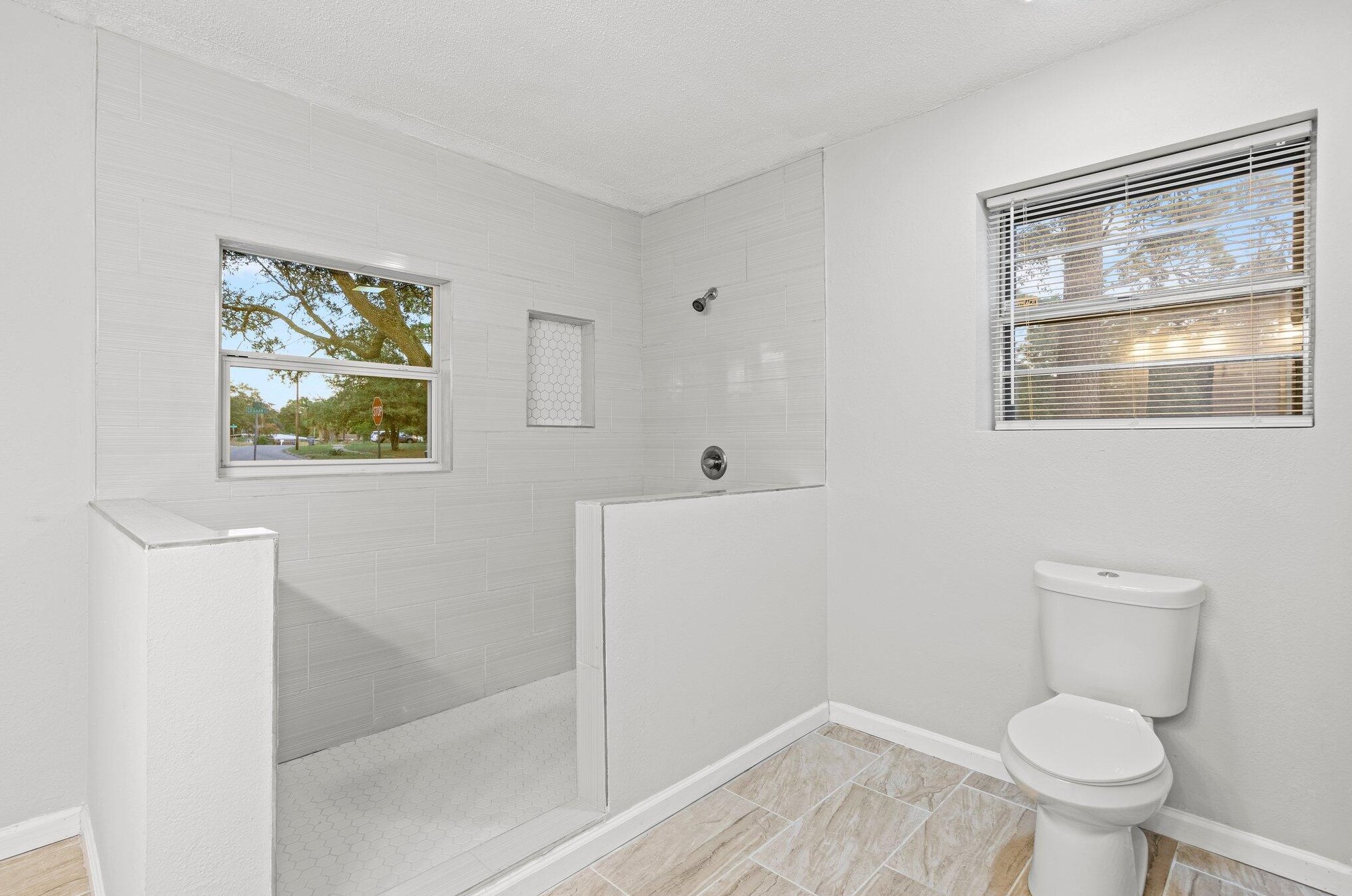 100 Graham Ct, Fort Walton Beach FL  32548-6411 exterior