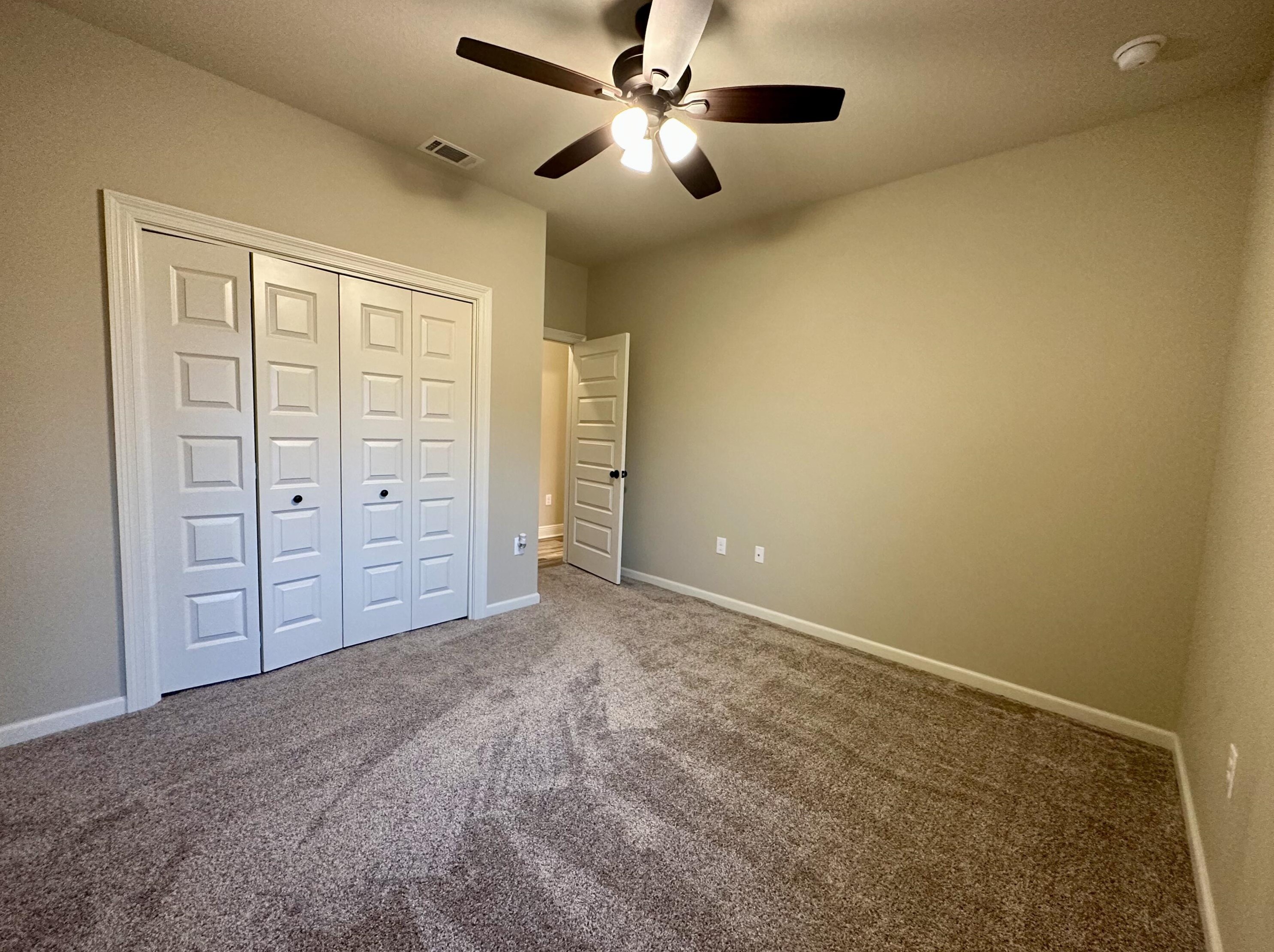 424 Shoal River Dr, Crestview FL  32539-8372 exterior