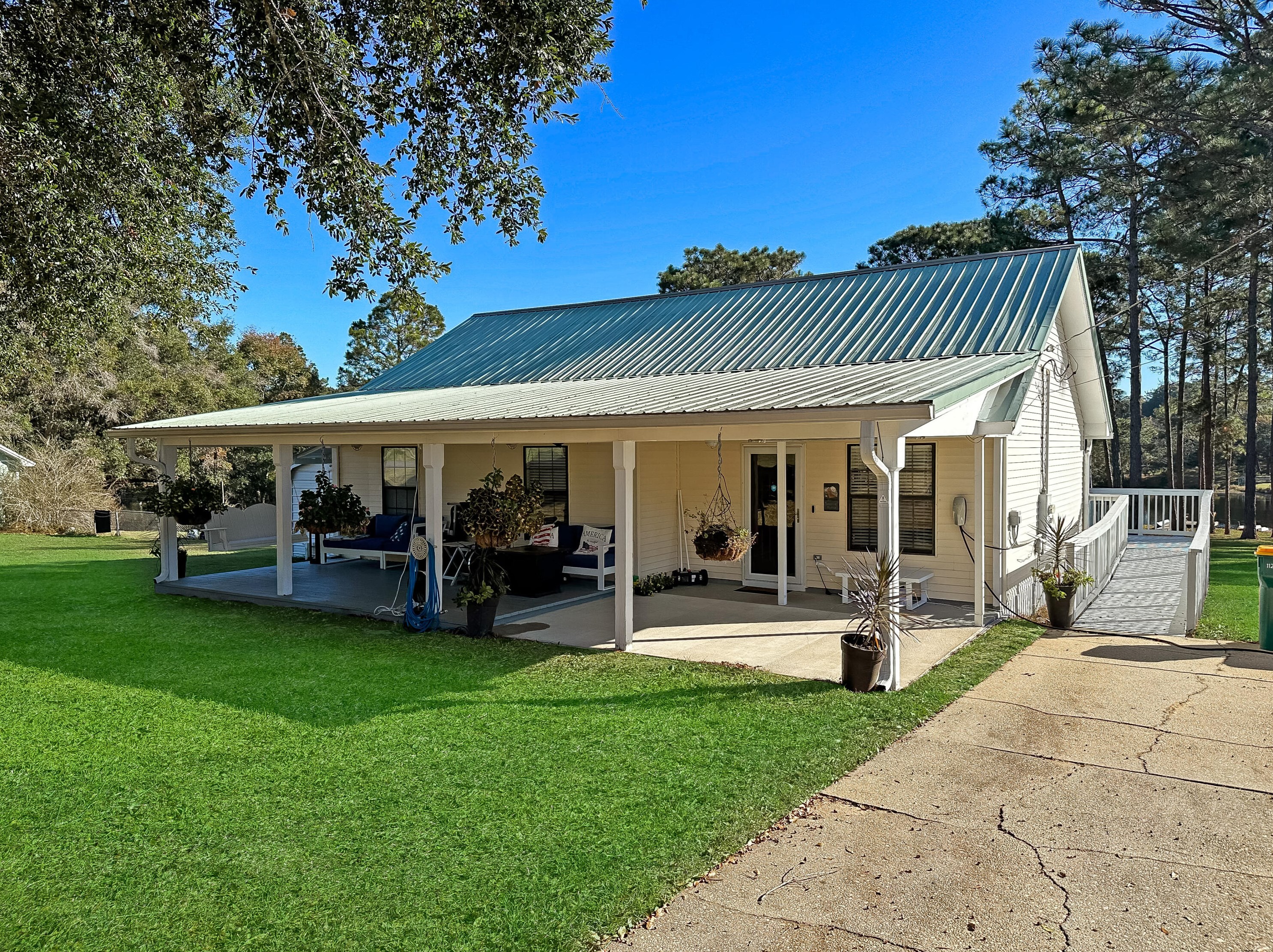 112 Windsor Dr, Crestview, FL 32539-8601