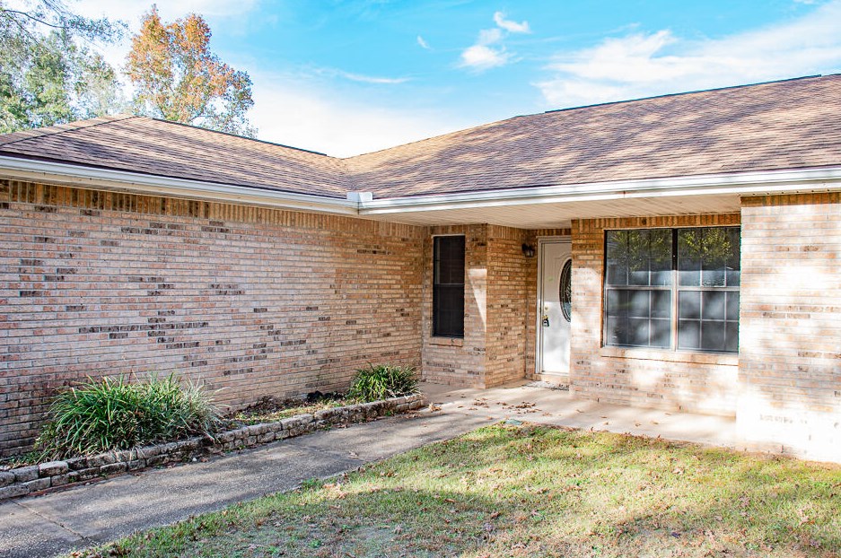 112 Golf Course Dr, Crestview, FL 32536