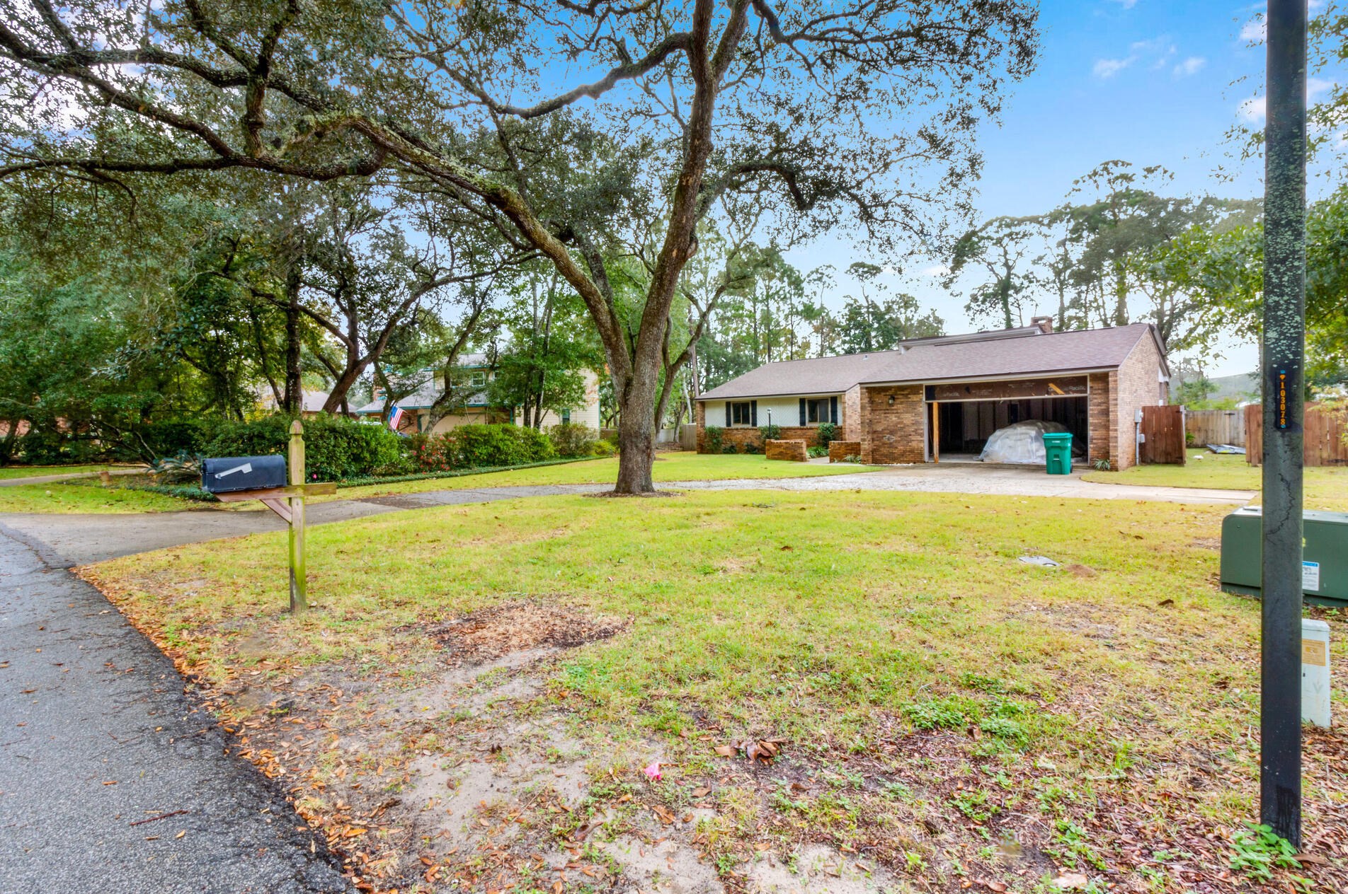 917 E Lido Circle E, Niceville, FL 32578