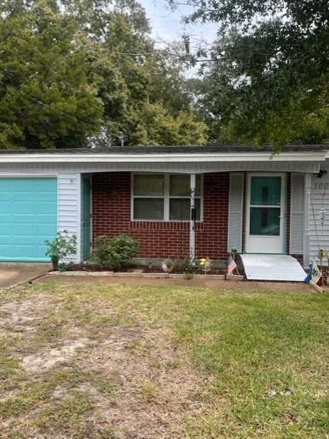100 Anderson Dr, Mary Esther, FL 32569-1802