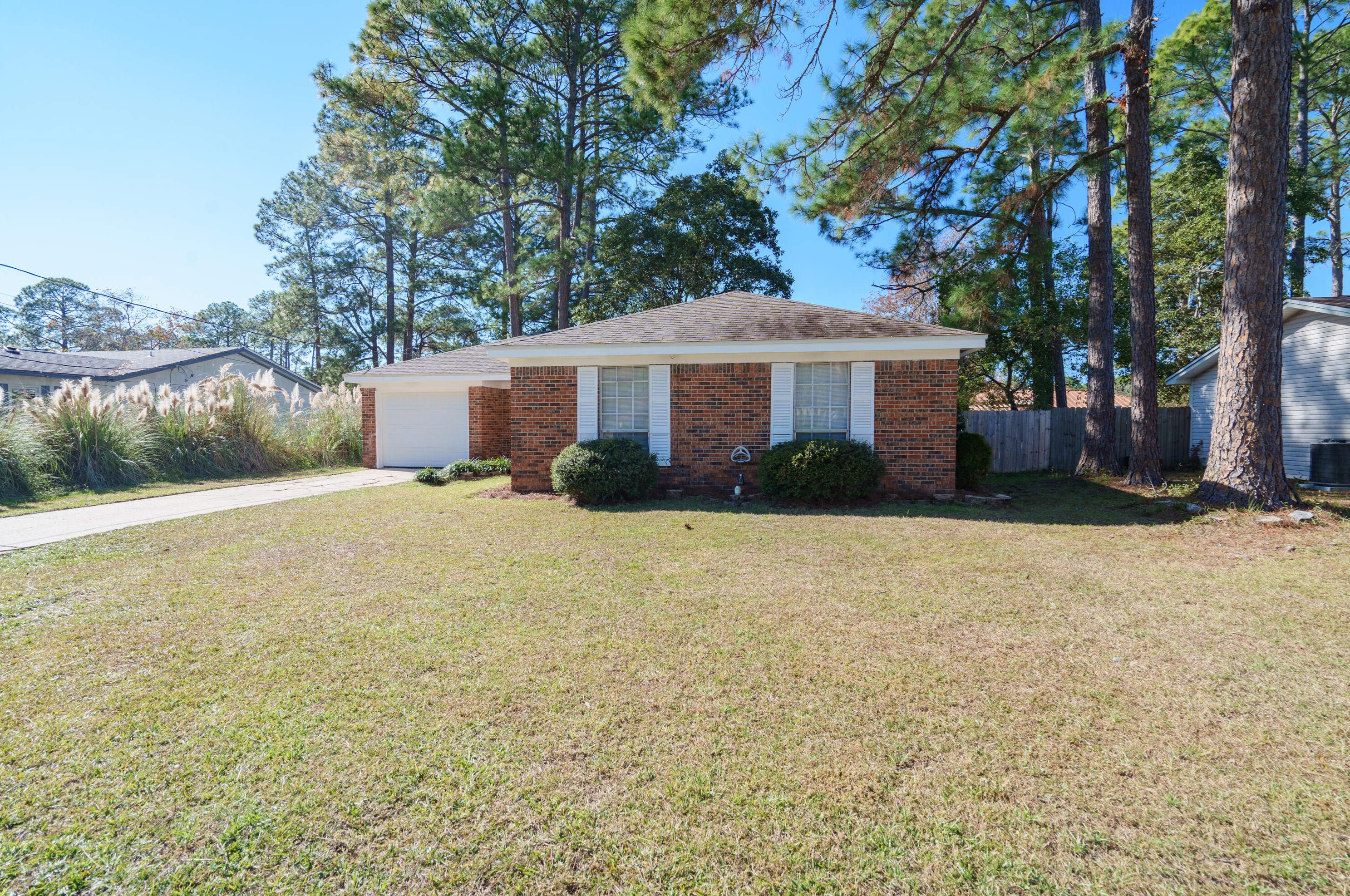 1320 Edenfield Dr, Fort Walton Beach, FL 32547-1048