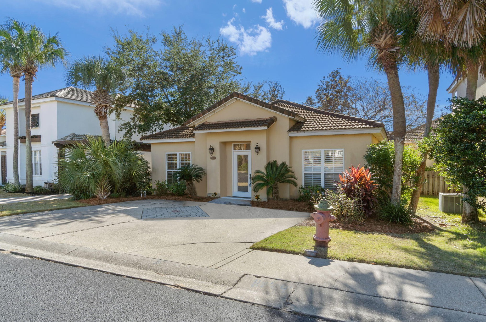 101 Mantero Way, Destin, FL 32541-3724