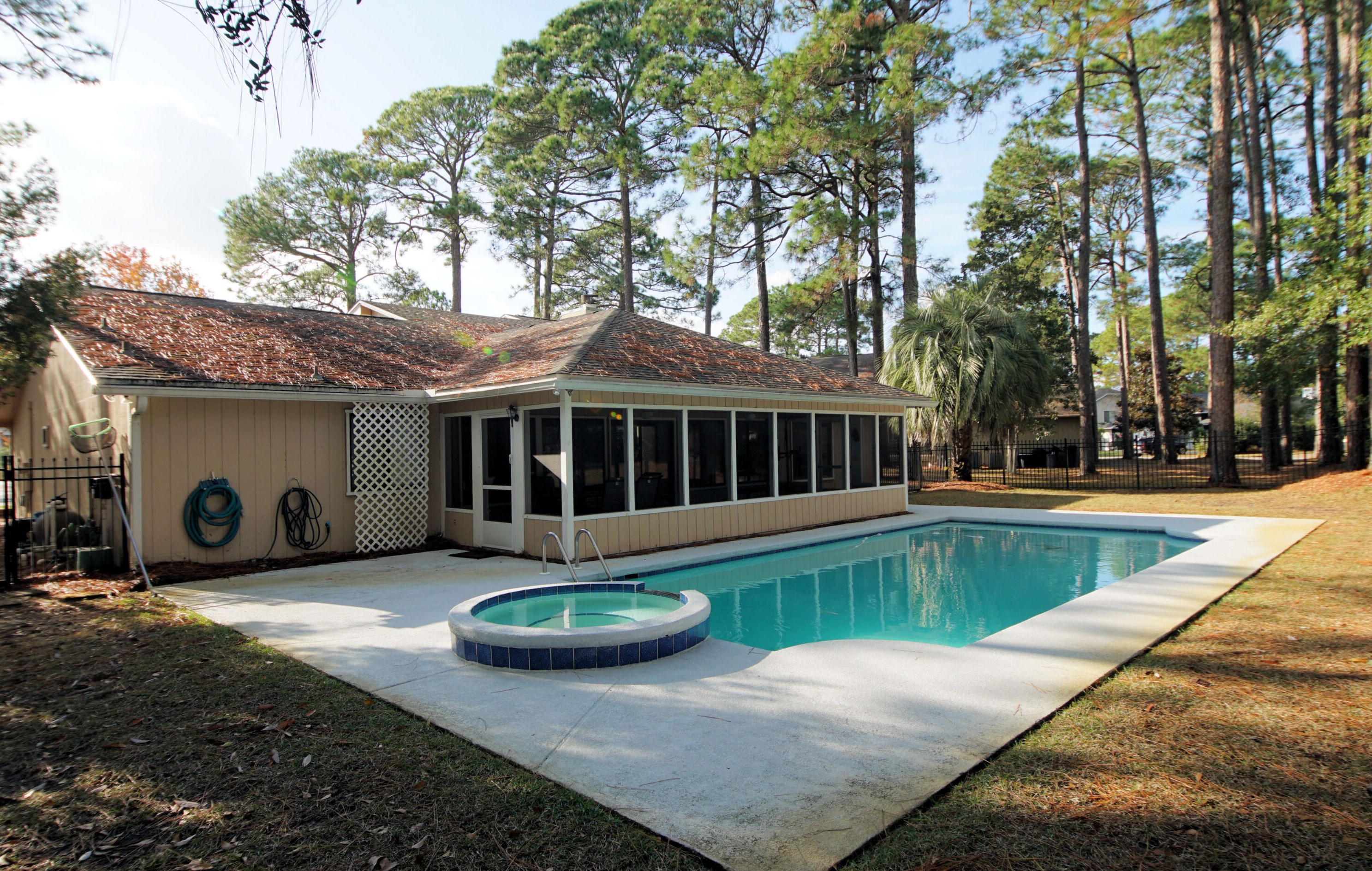 158 Baywind Dr, Niceville, FL 32578-4800