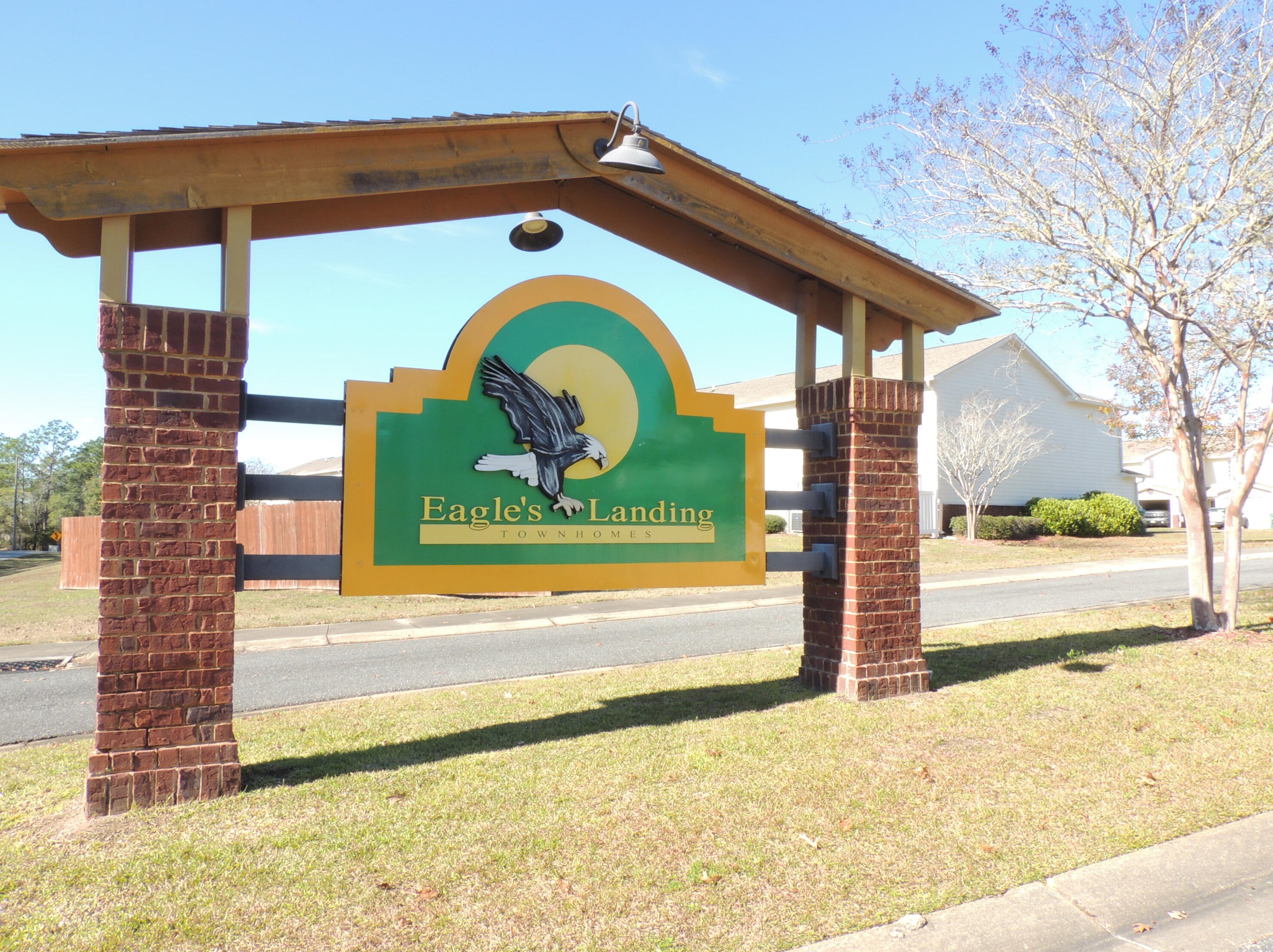 594 Wingspan Way, Crestview FL  32536-2255 exterior