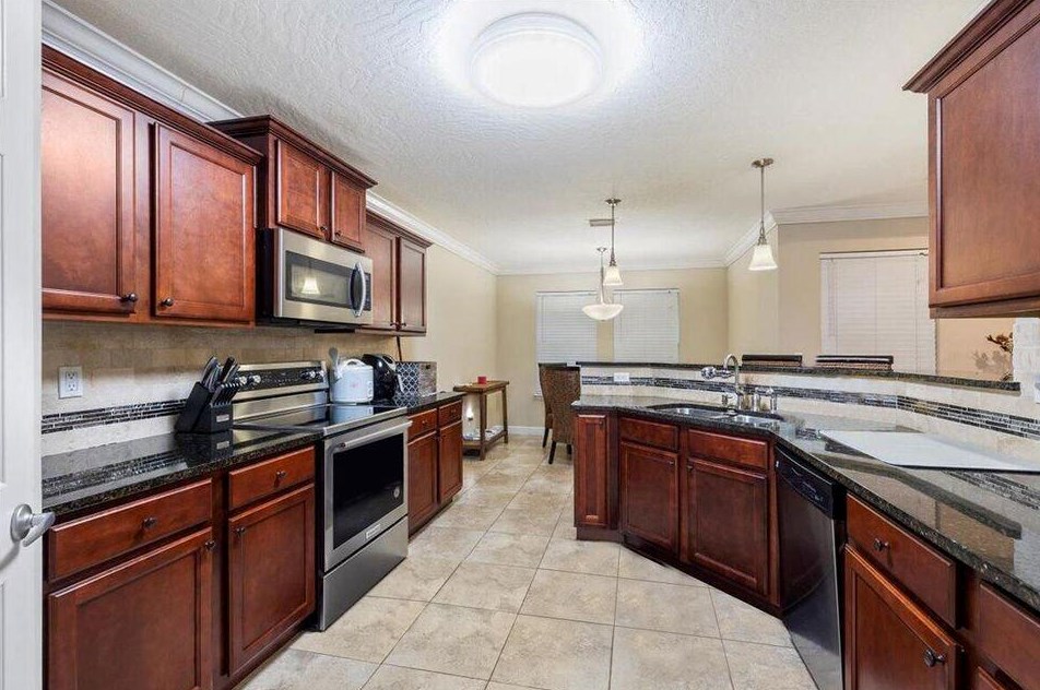 9 Ferry Rd Ne, Fort Walton Beach, FL 32548