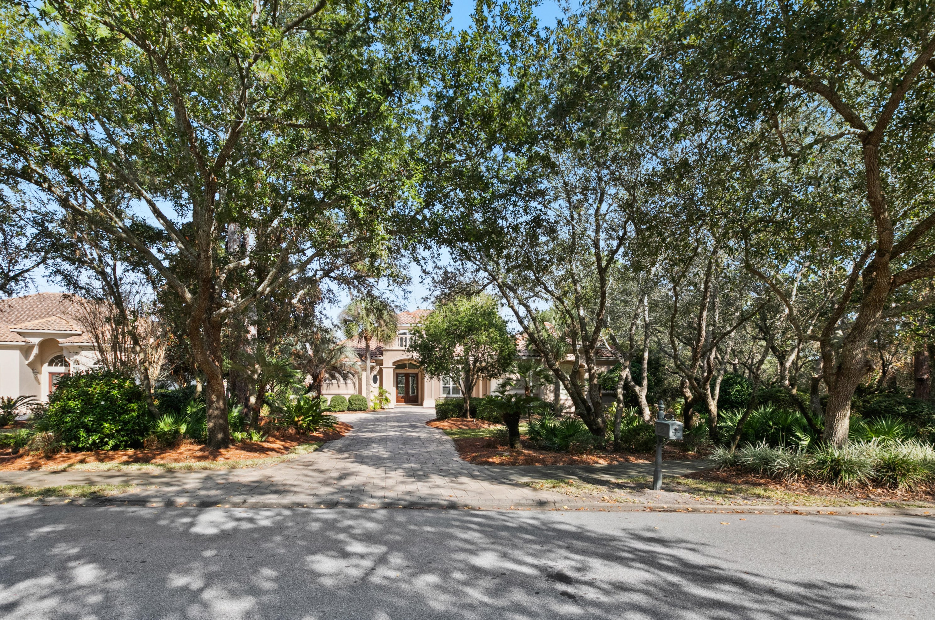 431 Captains Cir, Destin FL  32541-5307 exterior