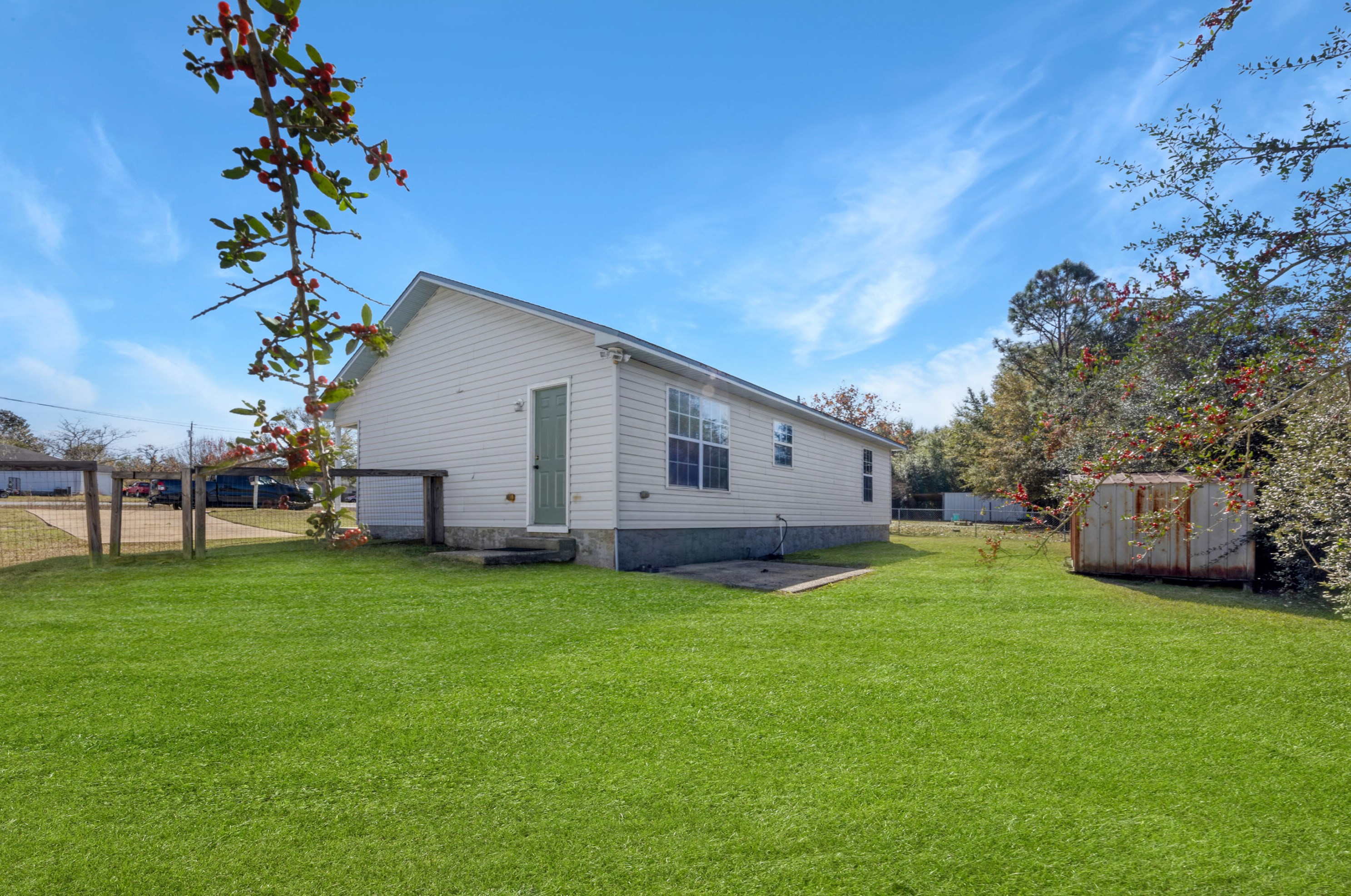 3318 Colonial Ct, Crestview FL  32539-8628 exterior