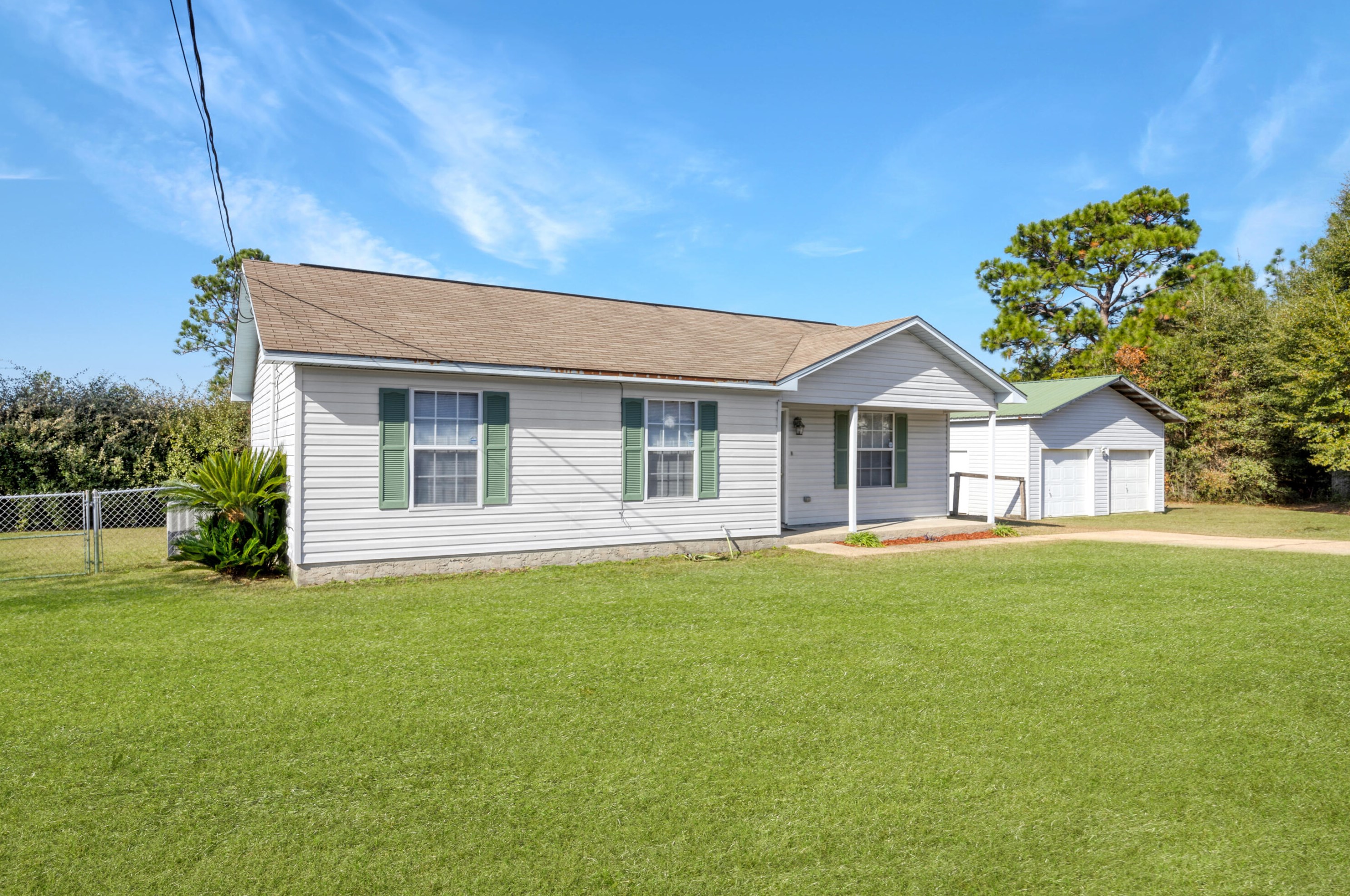 3318 Colonial Ct, Crestview FL  32539-8628 exterior