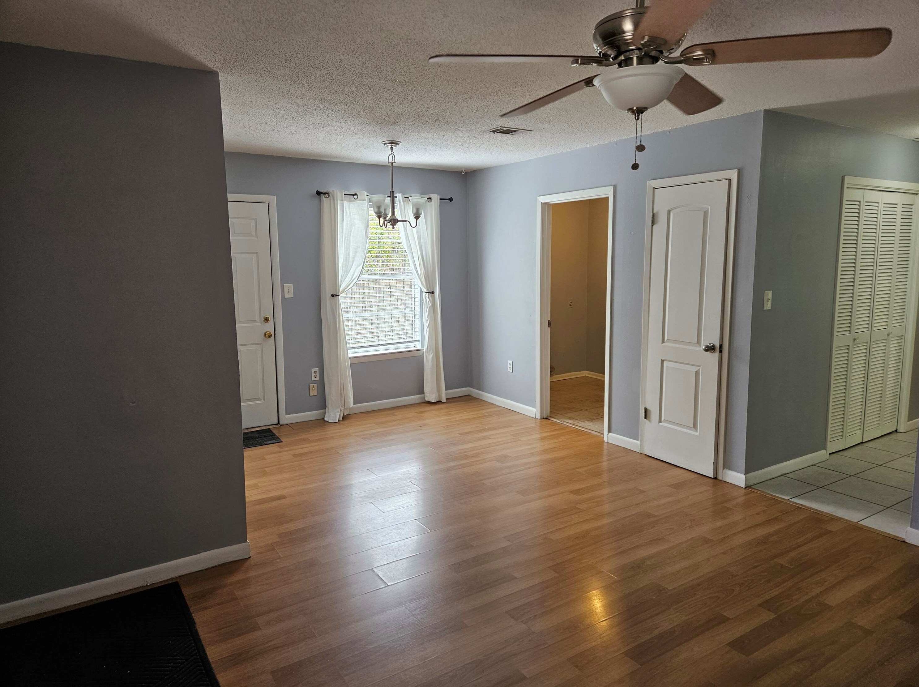 310 Redwood Ave #a, Niceville, FL 32578
