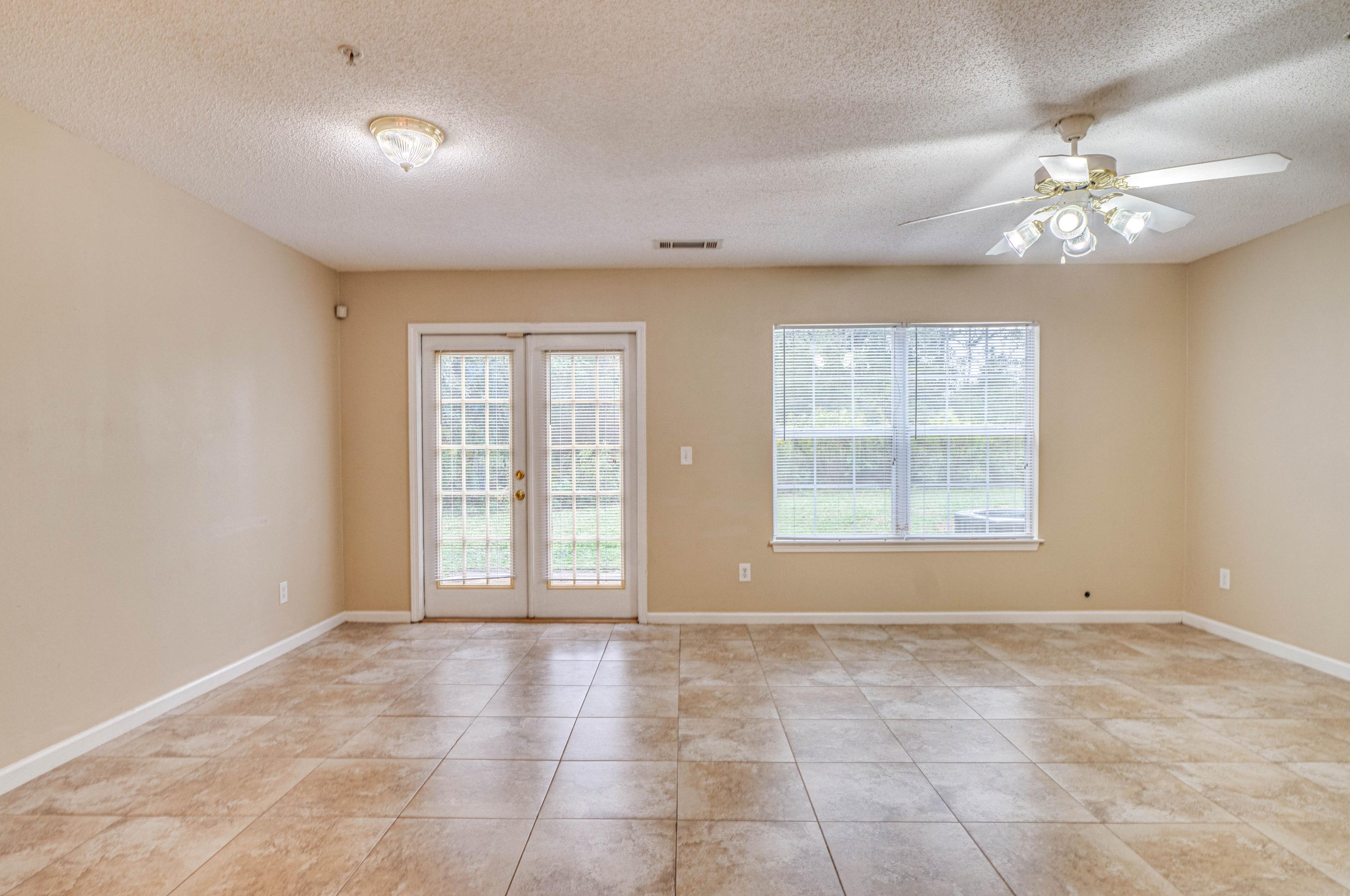 141 Swaying Pine Ct, Crestview FL  32539-5799 exterior
