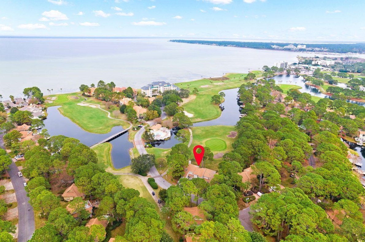 252 Kingfisher Dr, Destin, FL 32550-4857