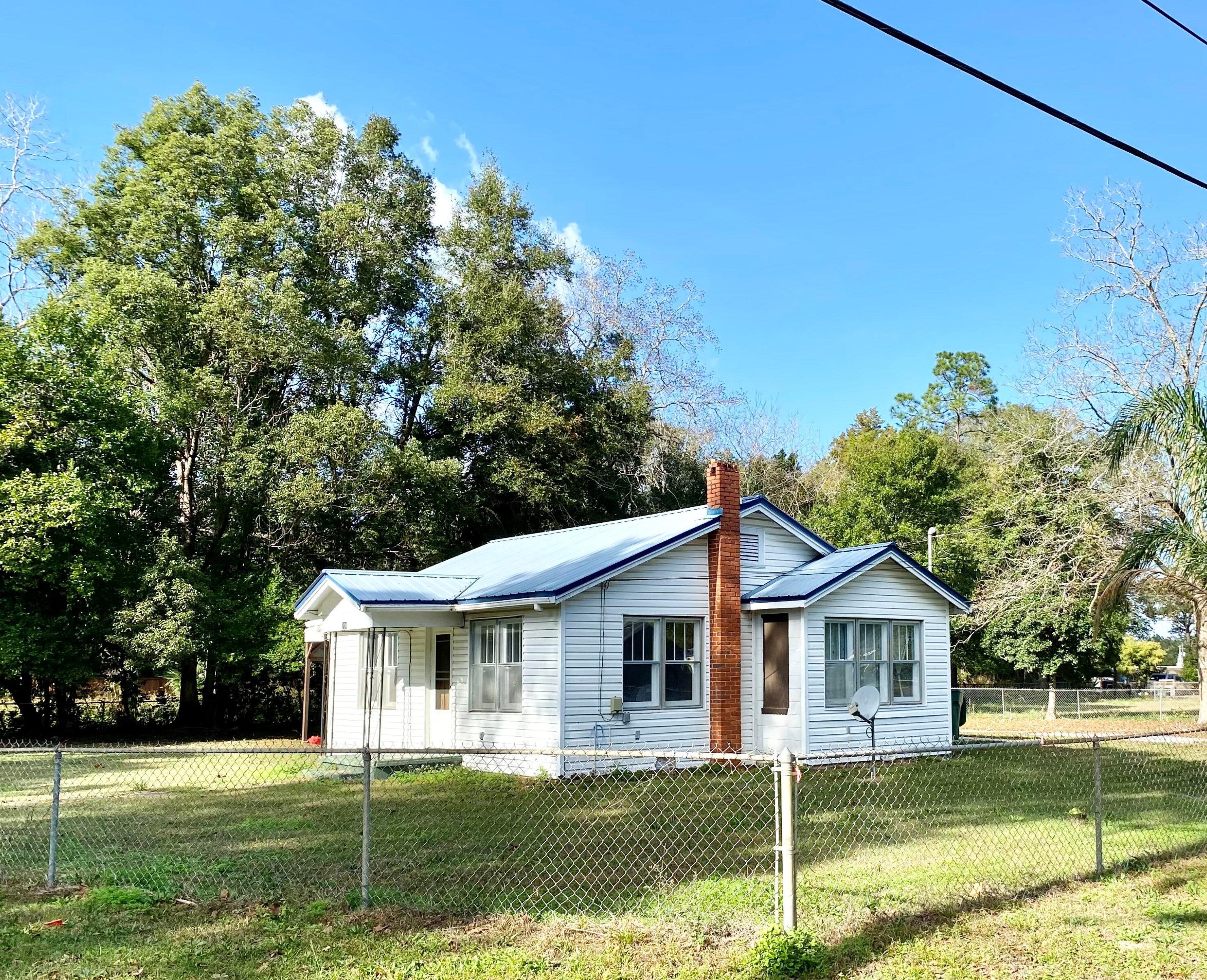 700 Lincoln Ave, Defuniak Springs, FL 32435