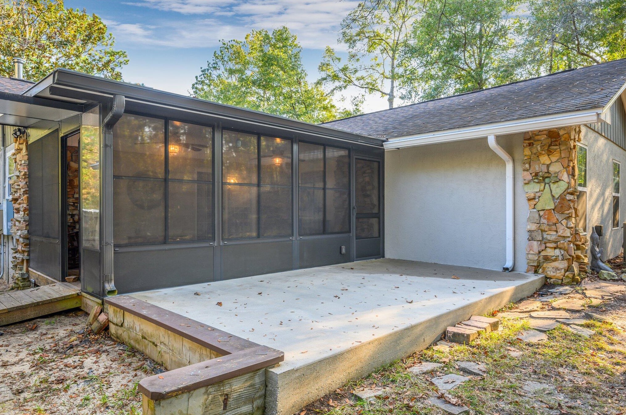 107 Shell Dr, Crestview FL  32536-9557 exterior