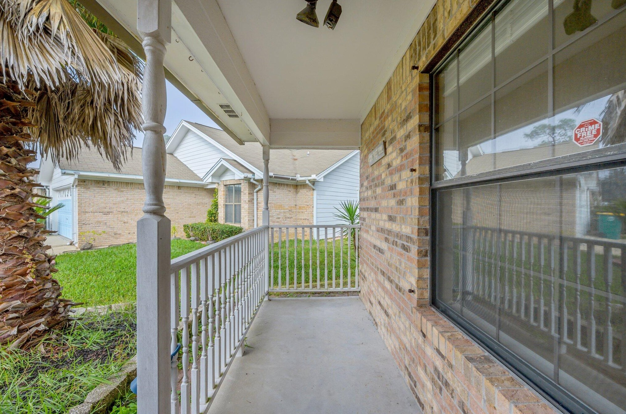 300 Woodland Park Cir, Mary Esther FL  32569-1572 exterior