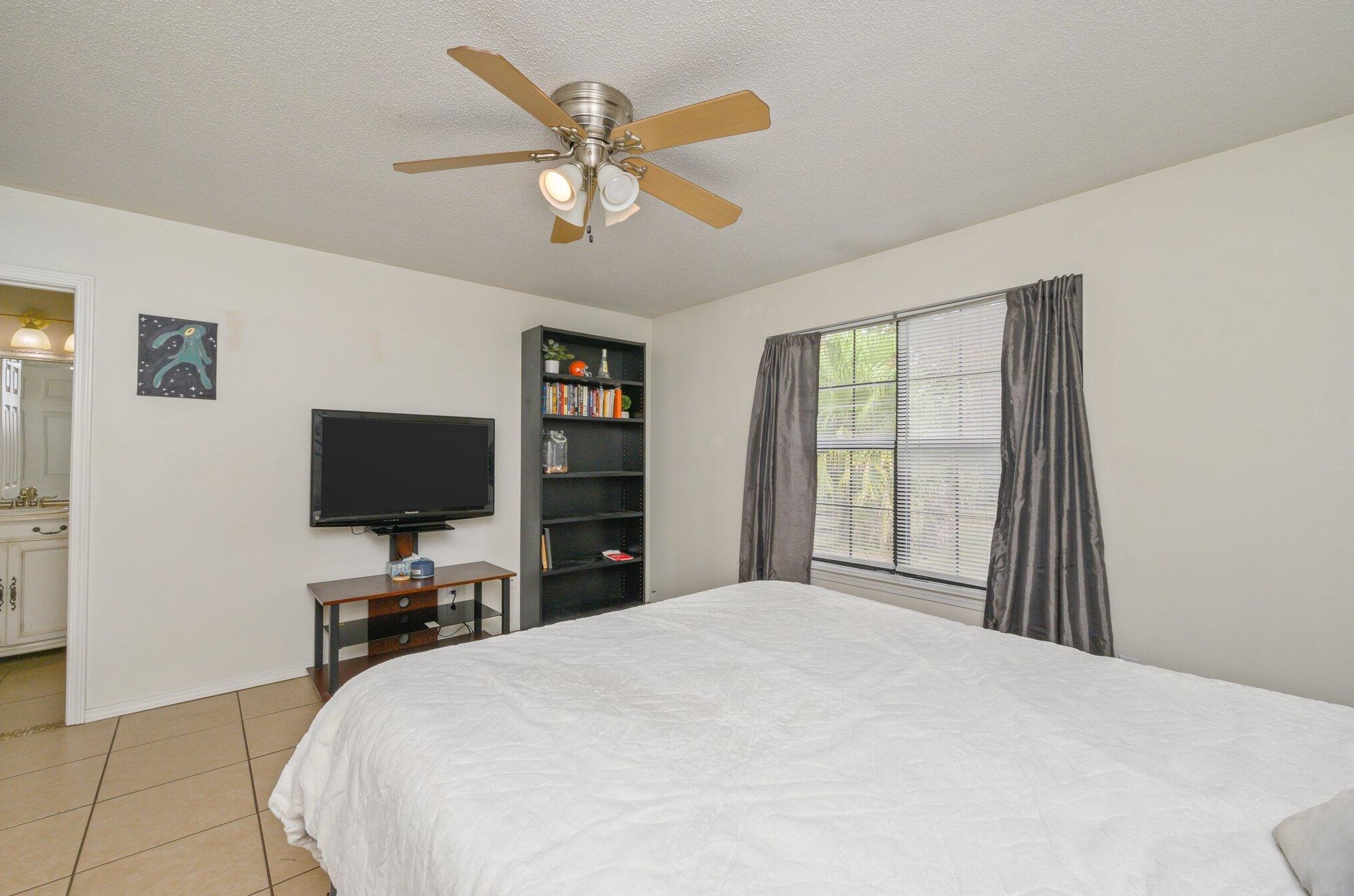 300 Woodland Park Cir, Mary Esther FL  32569-1572 exterior