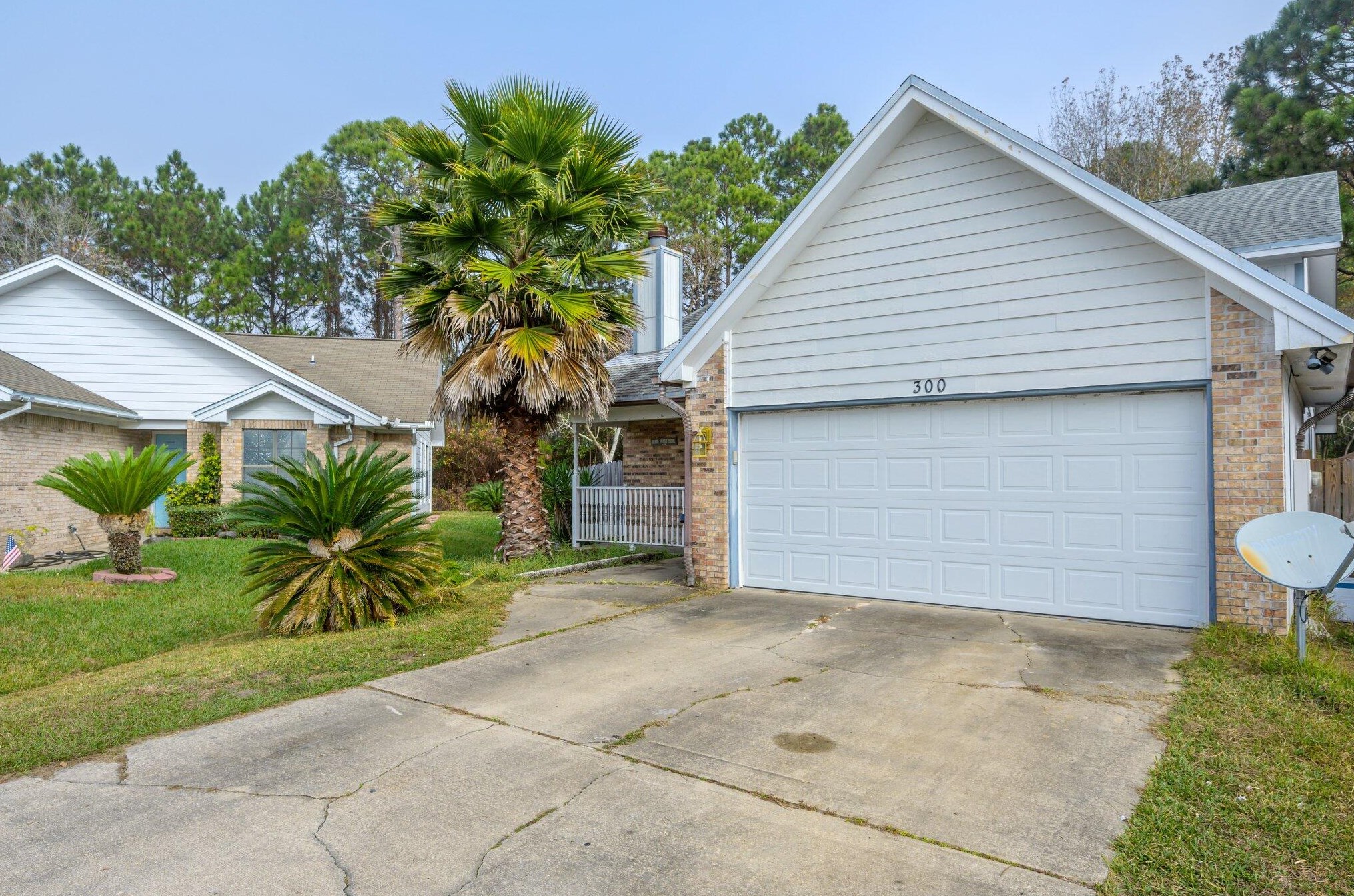 300 Woodland Park Cir, Mary Esther FL  32569-1572 exterior