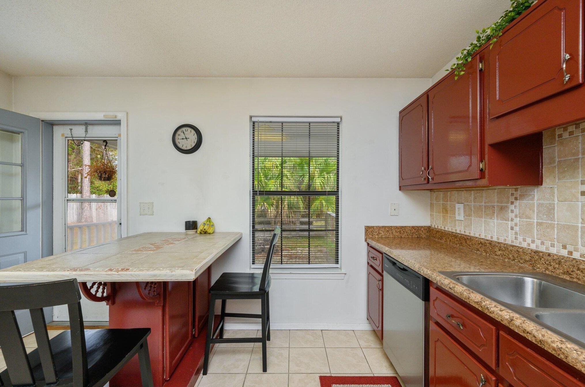 300 Woodland Park Cir, Mary Esther FL  32569-1572 exterior