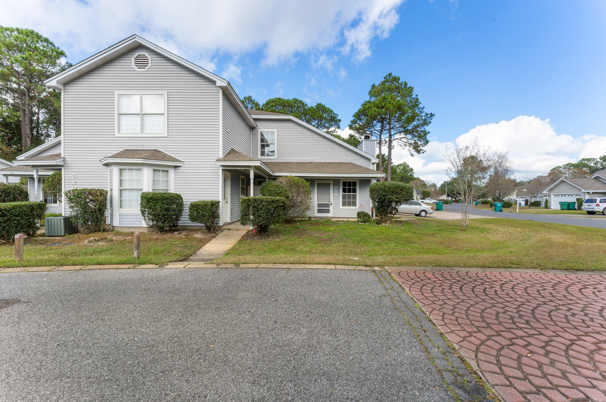 626 Emerald Ln, Fort Walton Beach, FL 32547-1463