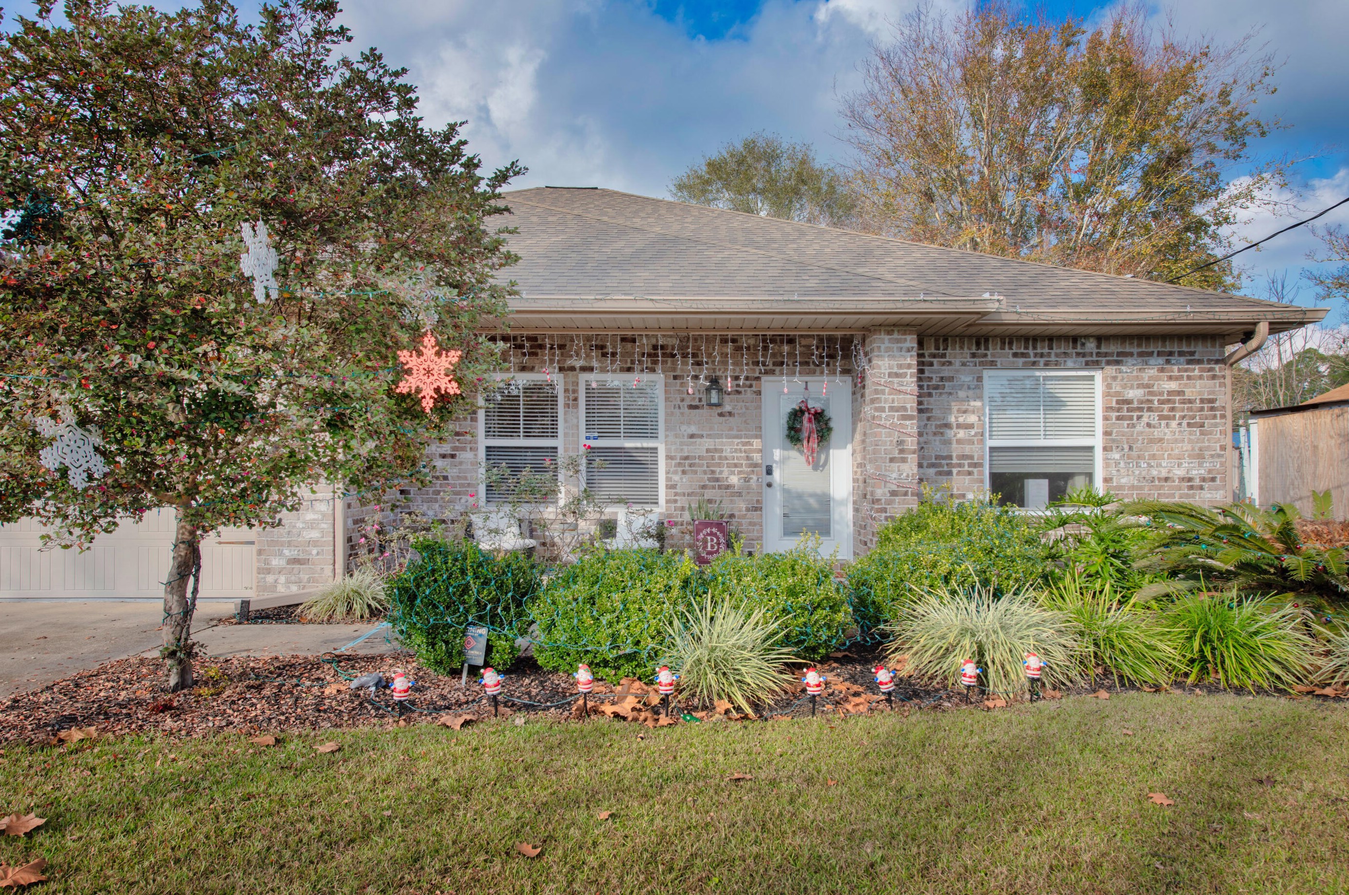207 Michael Ave, Mary Esther, FL 32569-3307