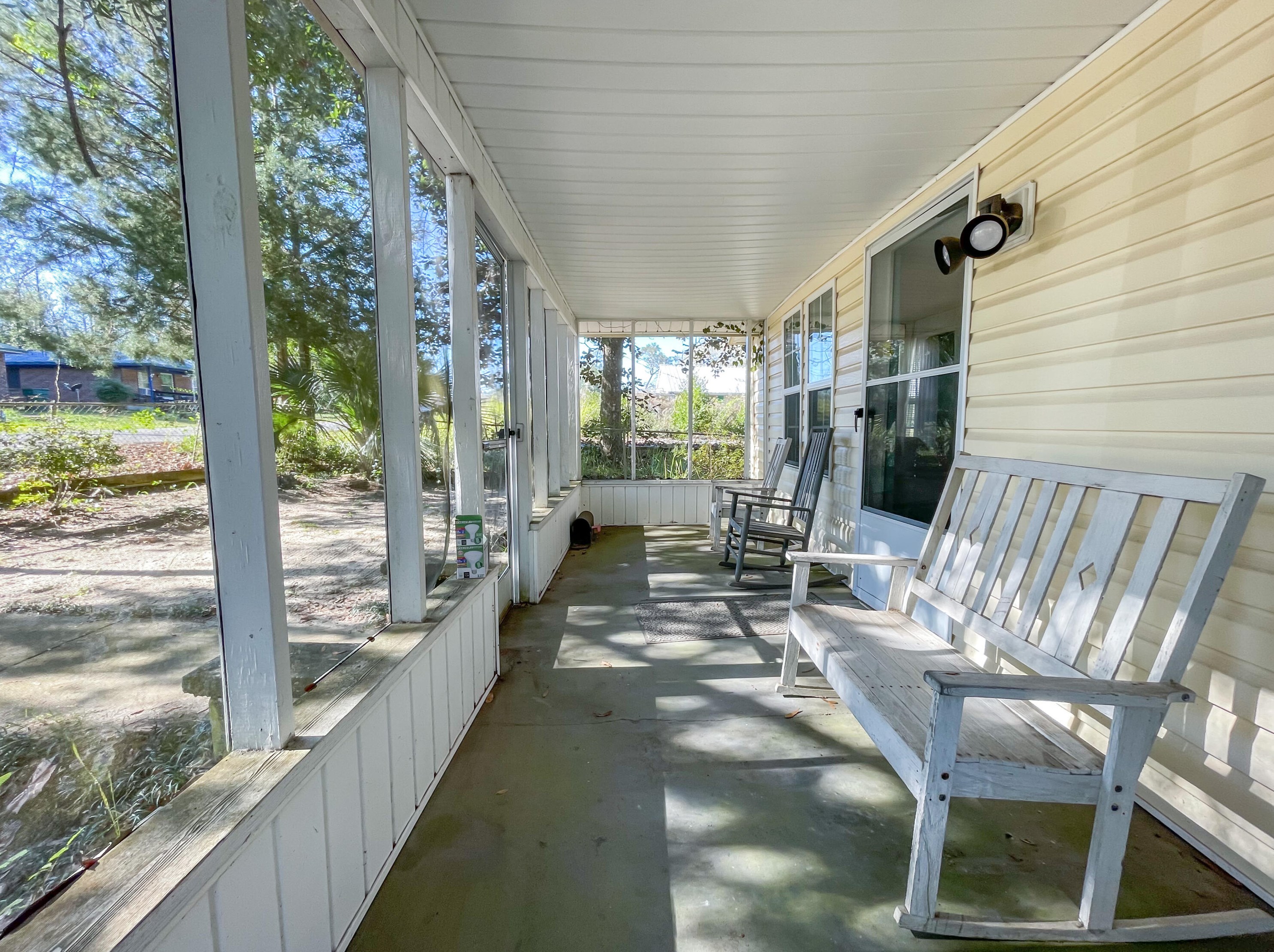 601 E Sloss Ave E, Defuniak Springs, FL 32433