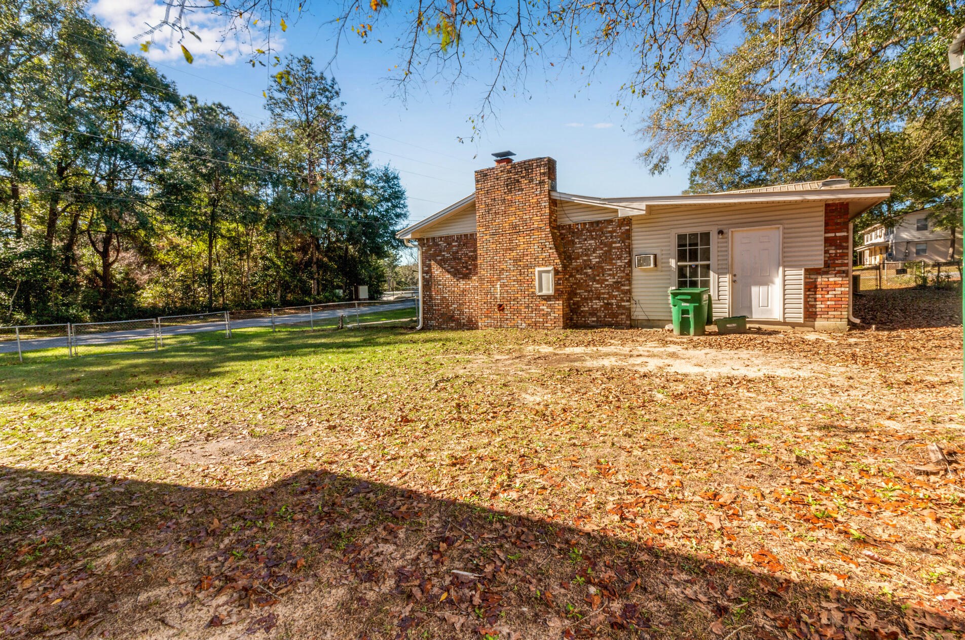 697 Long Dr, Crestview FL  32539-2909 exterior