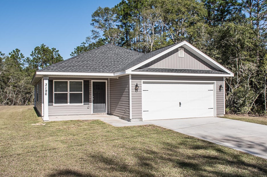 3196 Maple St, Crestview, FL 32539
