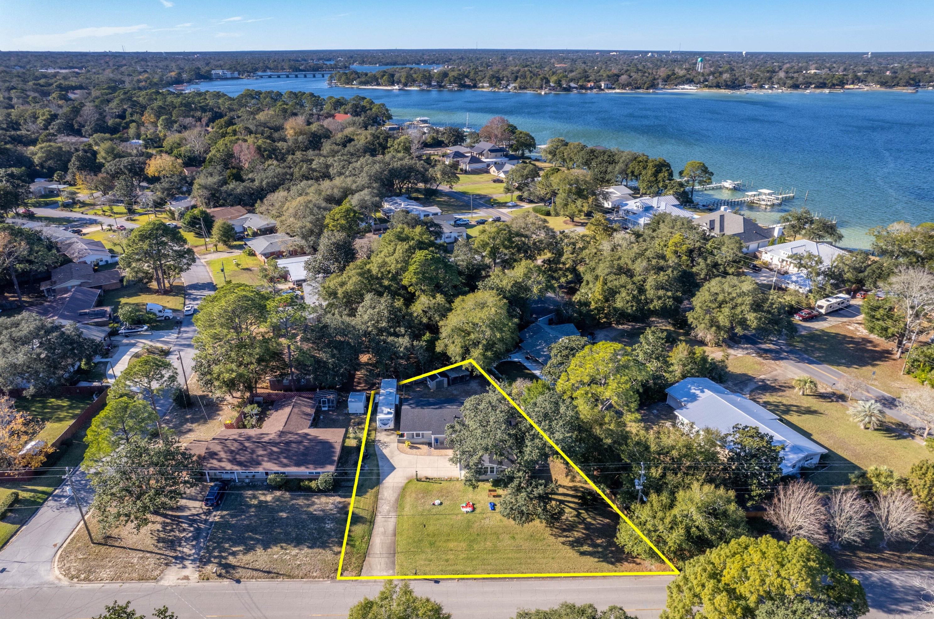136 Ferry Rd, Fort Walton Beach, FL 32548-5548