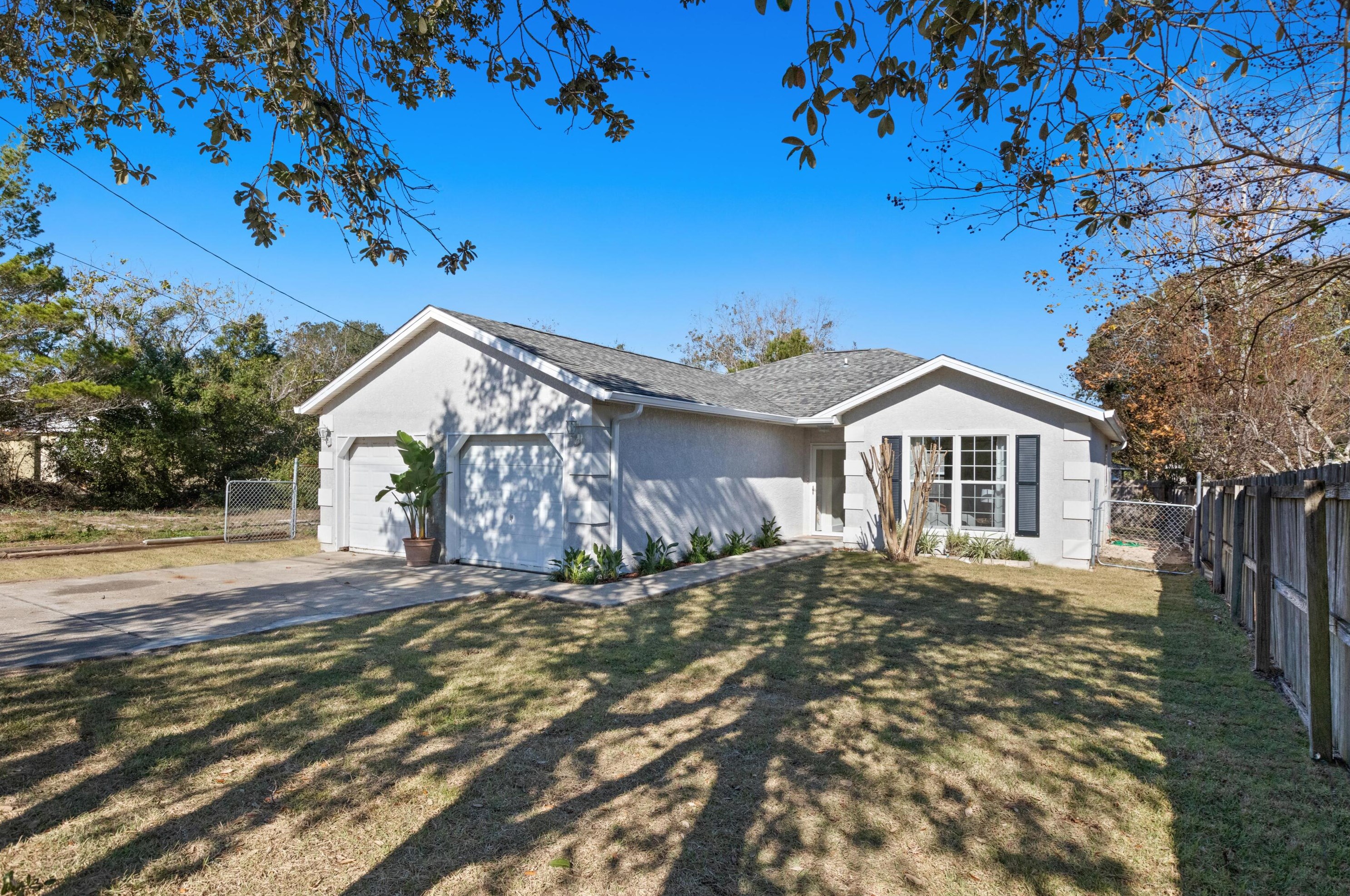 21516 Dolphin Ave, Panama City FL  32413-3303 exterior