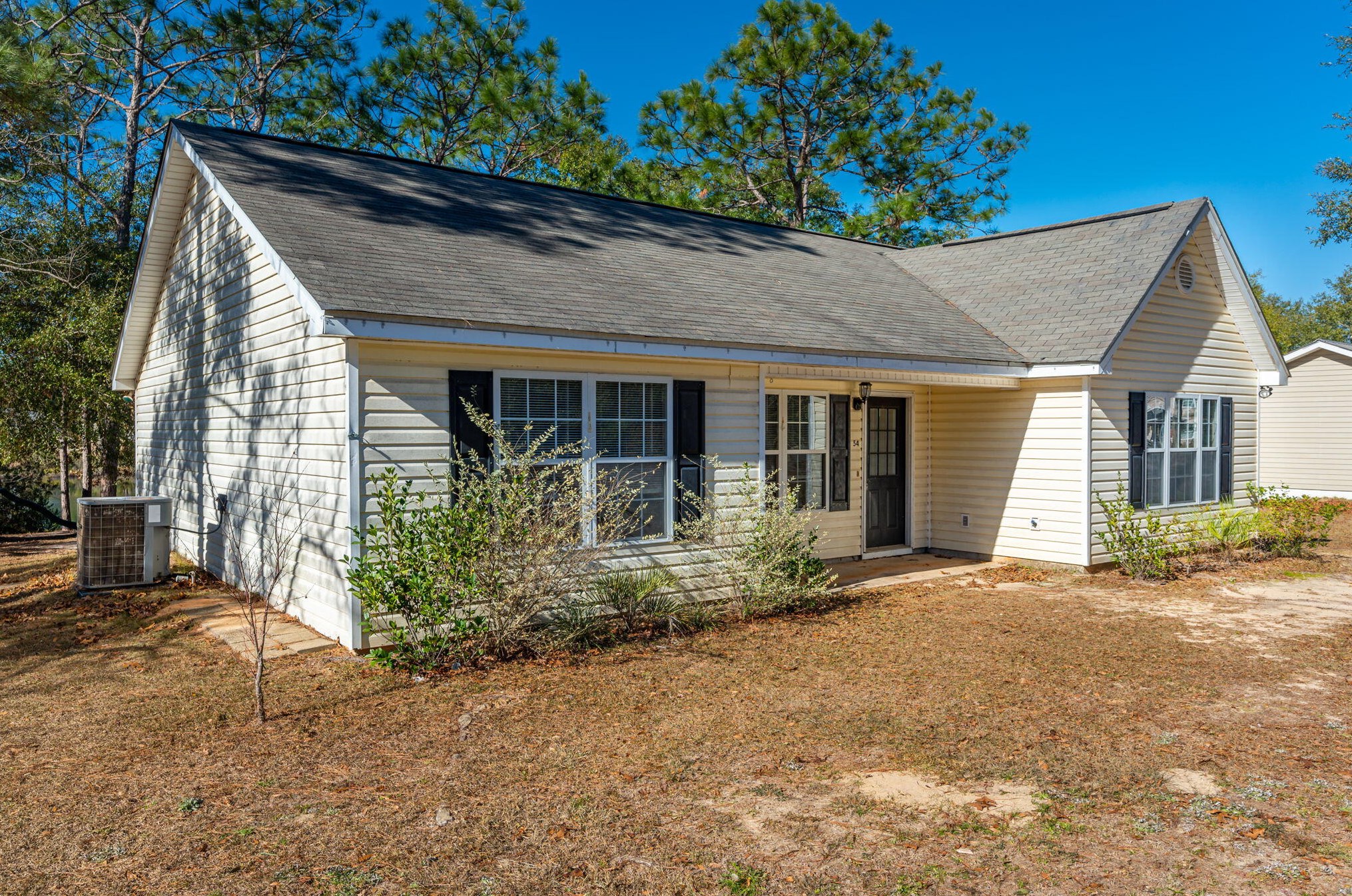 54 W Raphael Road W, Defuniak Springs, FL 32433