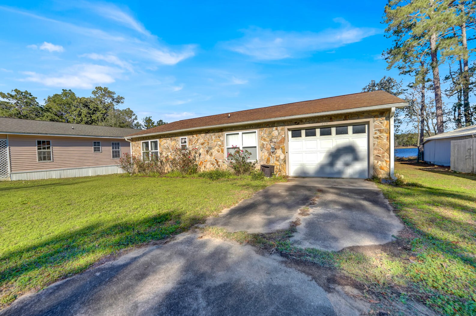 459 Vanderheide Rd, Defuniak Springs, FL 32433