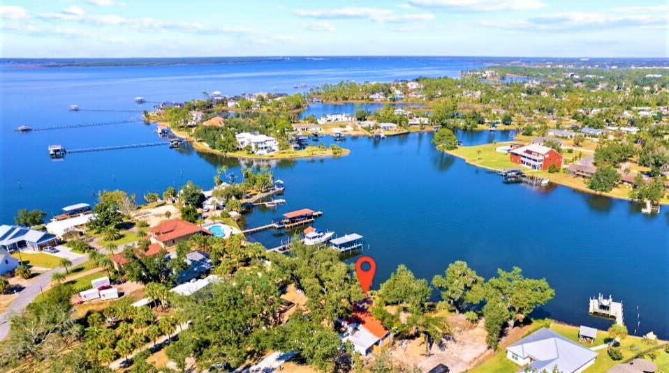3711 Shoreline Cir, Panama City, FL 32405-1213