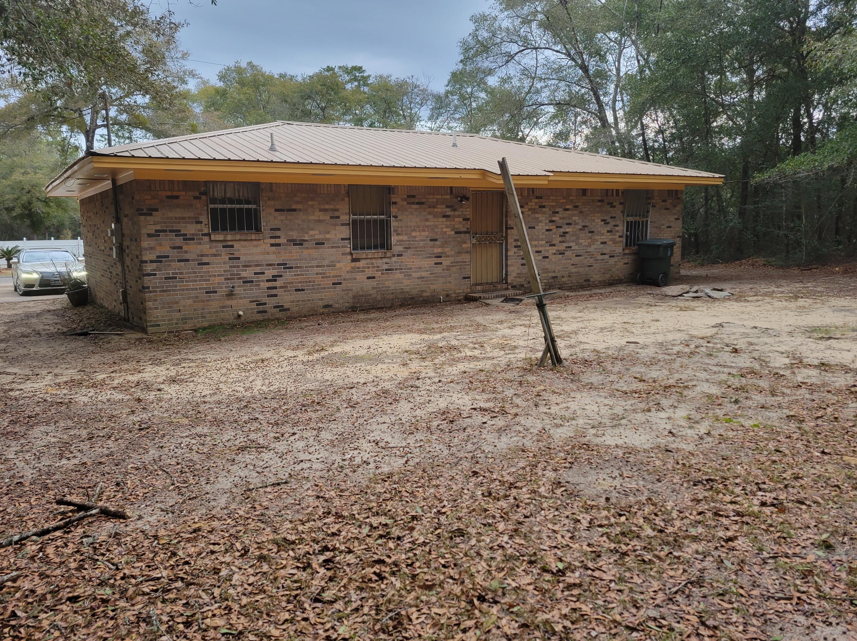 300 Vann Ave, Defuniak Springs, FL 32433