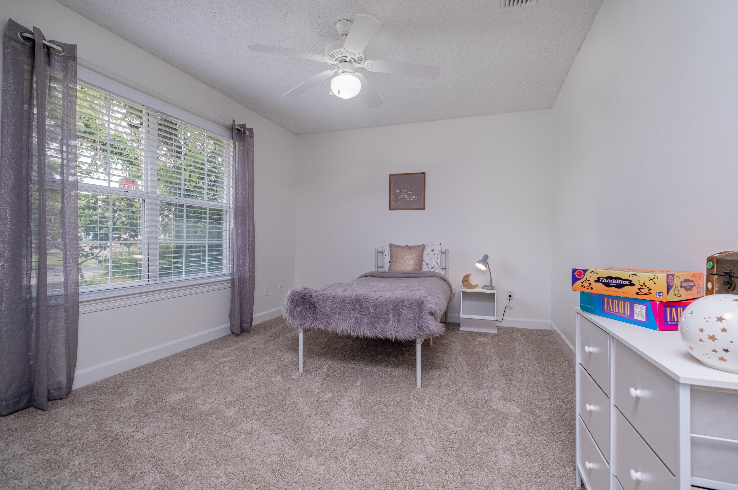 98 Point Comfort Rd, Mary Esther FL  32569-2096 exterior