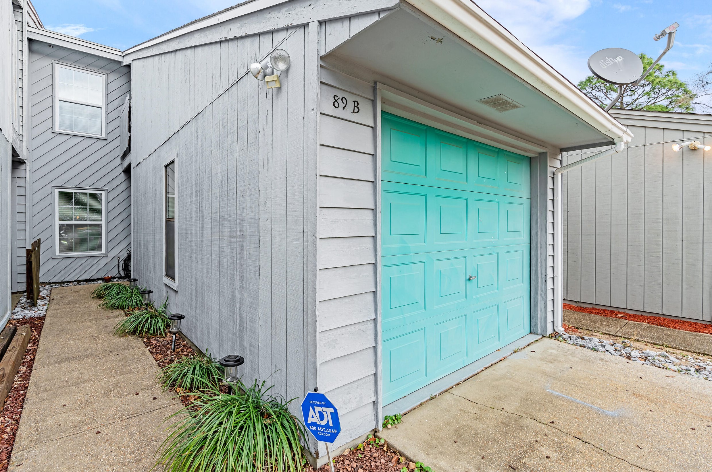 89 4th Ave #b, Shalimar, FL 32579