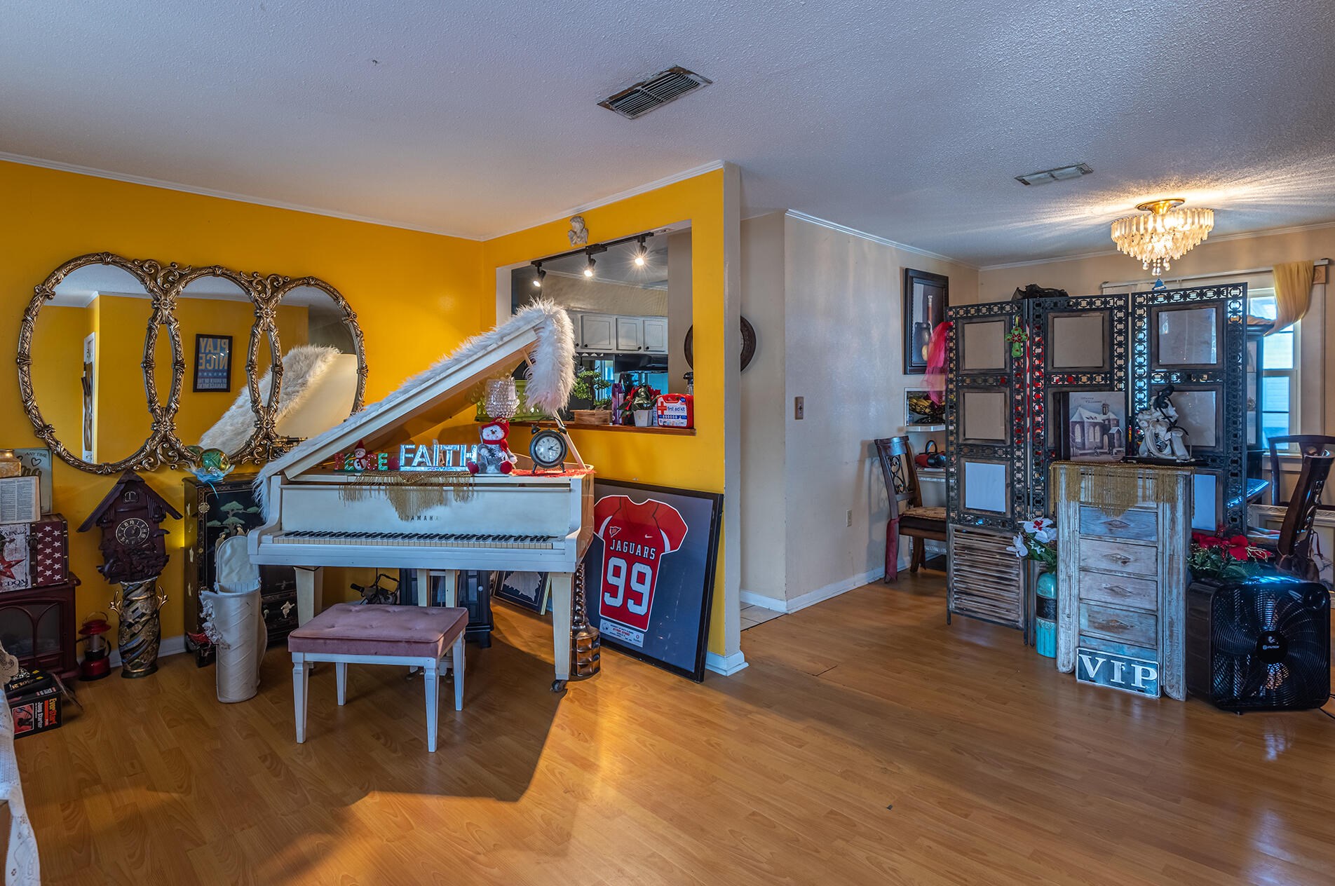 119 Friar Tuck Dr, Niceville, FL 32578-2111