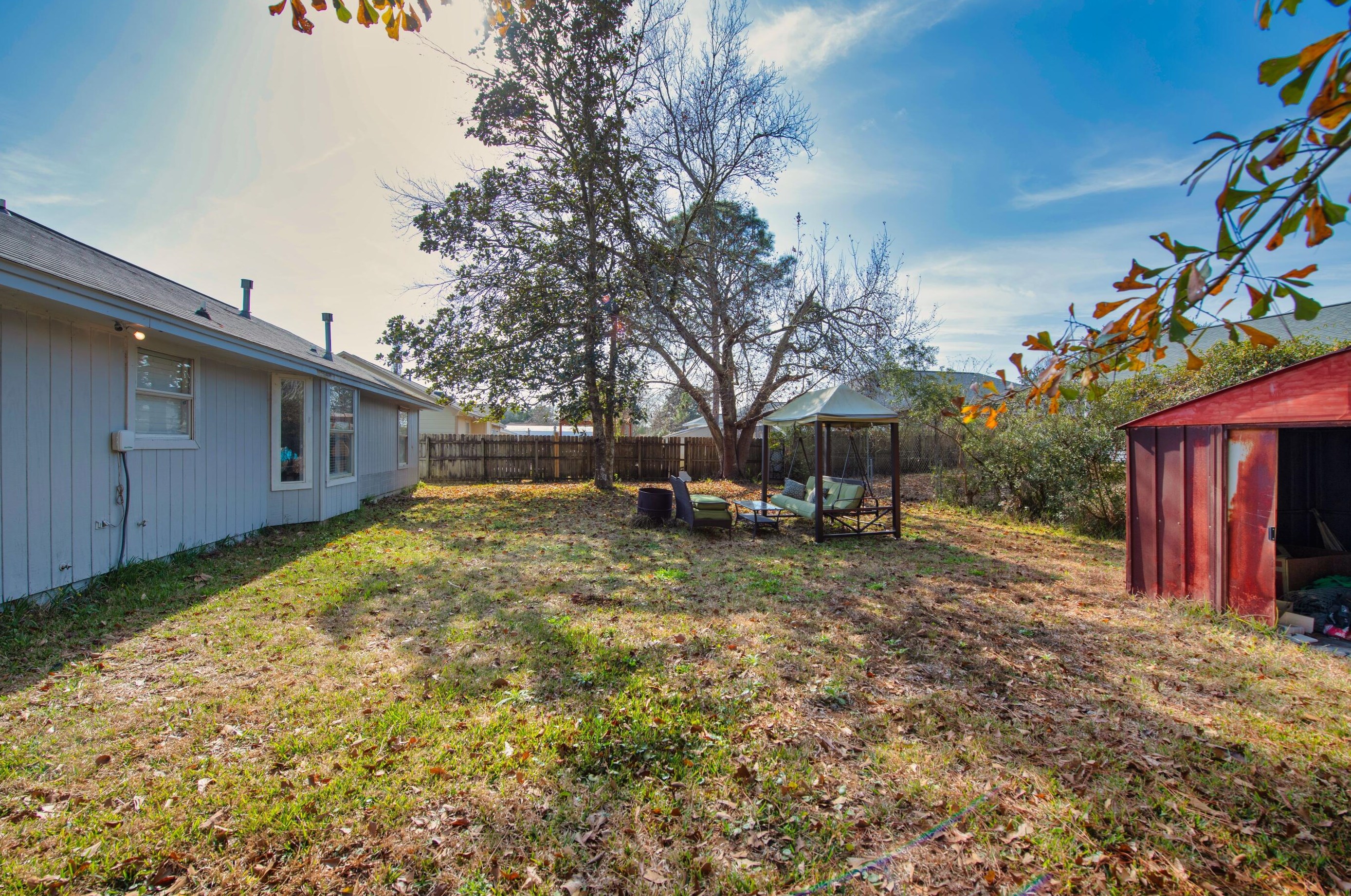 498 Sara Ave, Mary Esther FL  32569-2353 exterior