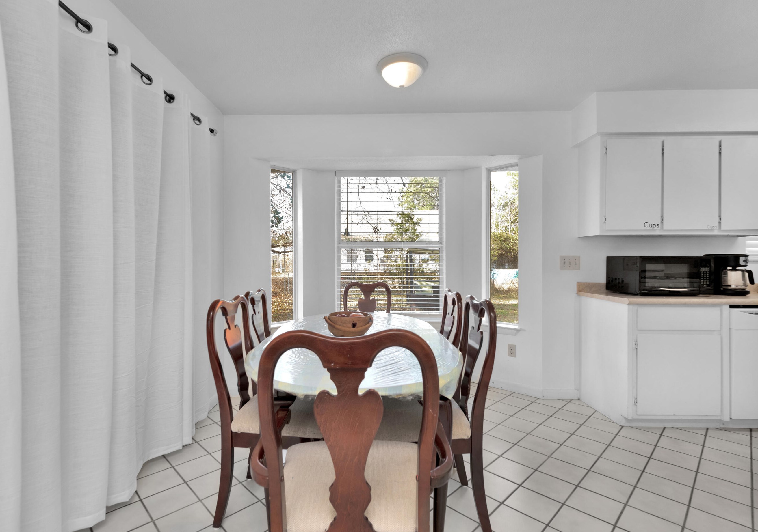 498 Sara Ave, Mary Esther FL  32569-2353 exterior