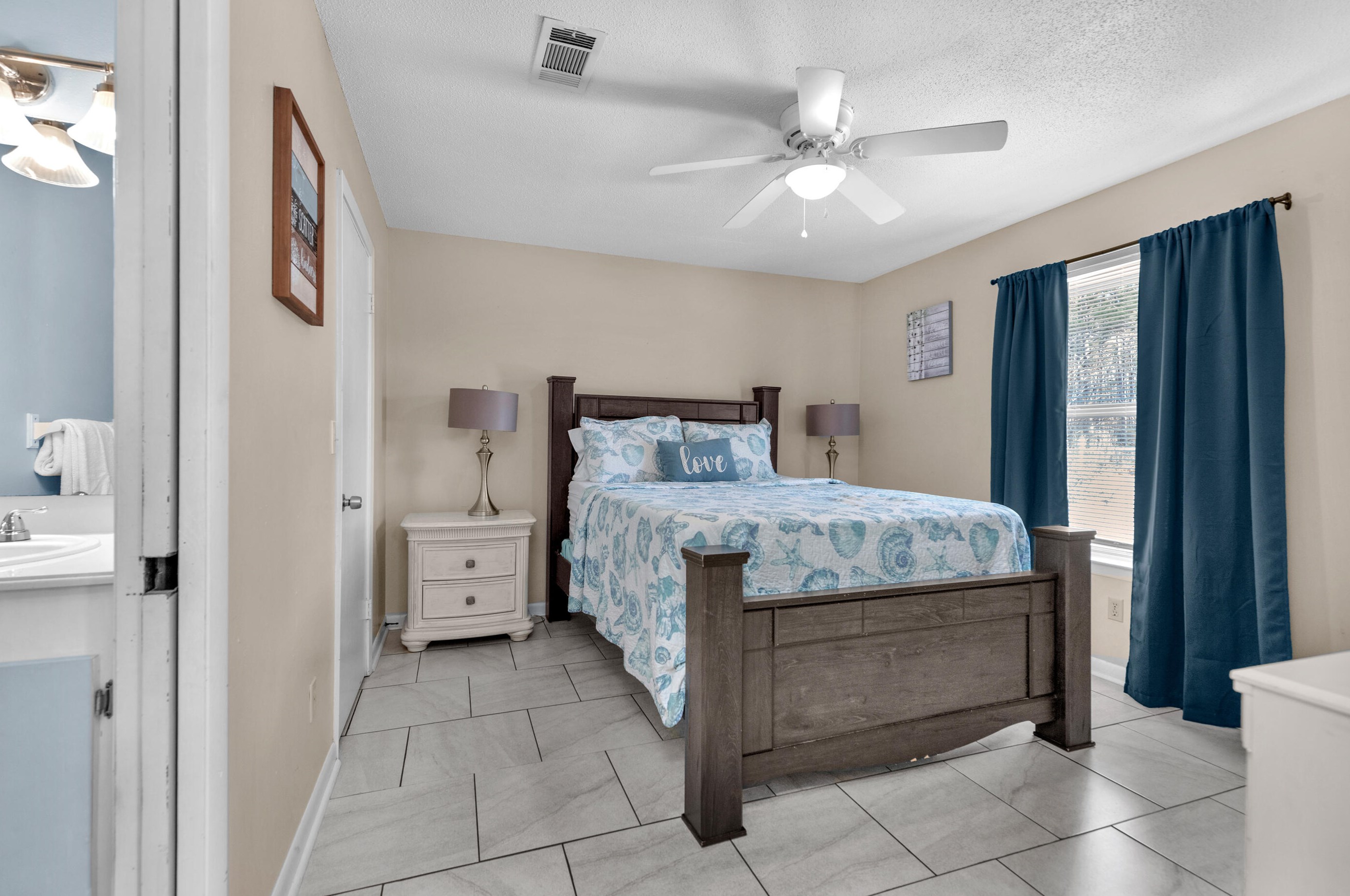 498 Sara Ave, Mary Esther FL  32569-2353 exterior