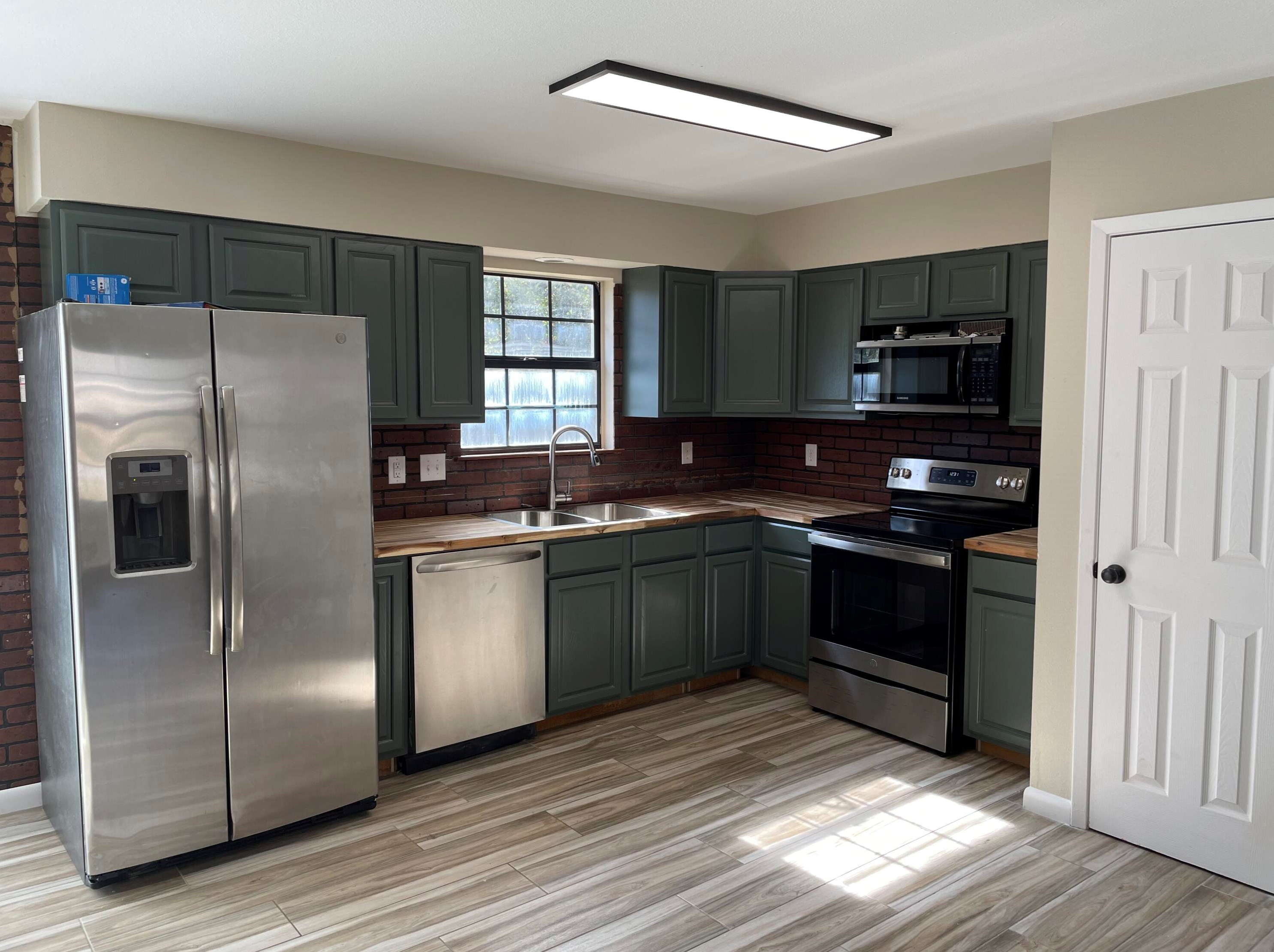 212 Grand Prix Dr, Crestview FL  32536-9295 exterior