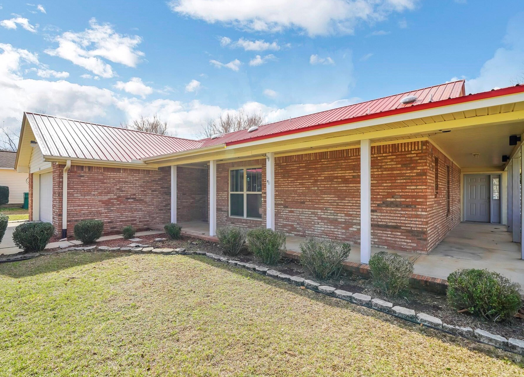 110 Pointer Ln, Crestview, FL 32536-9393