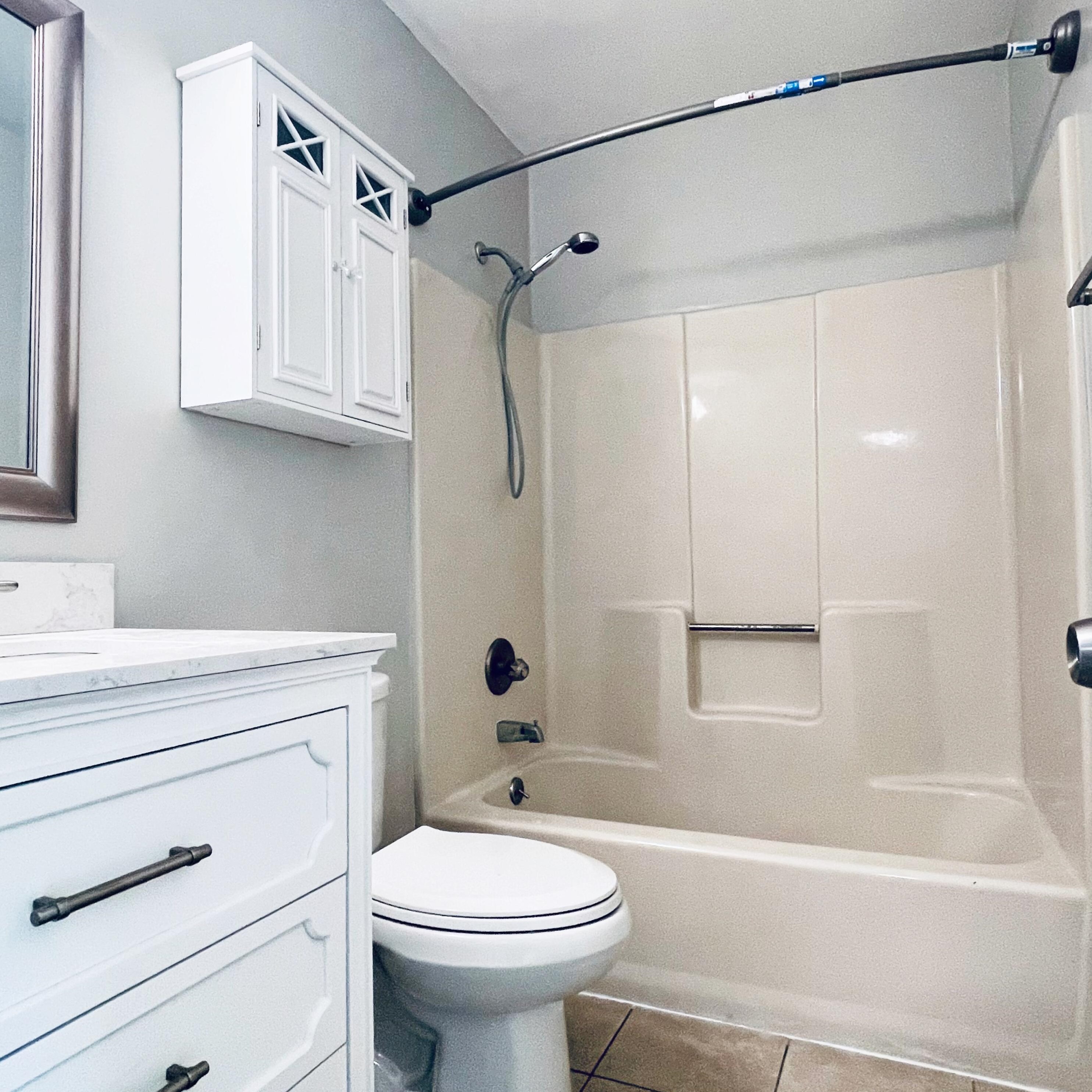 78 8th St, Shalimar, FL 32579