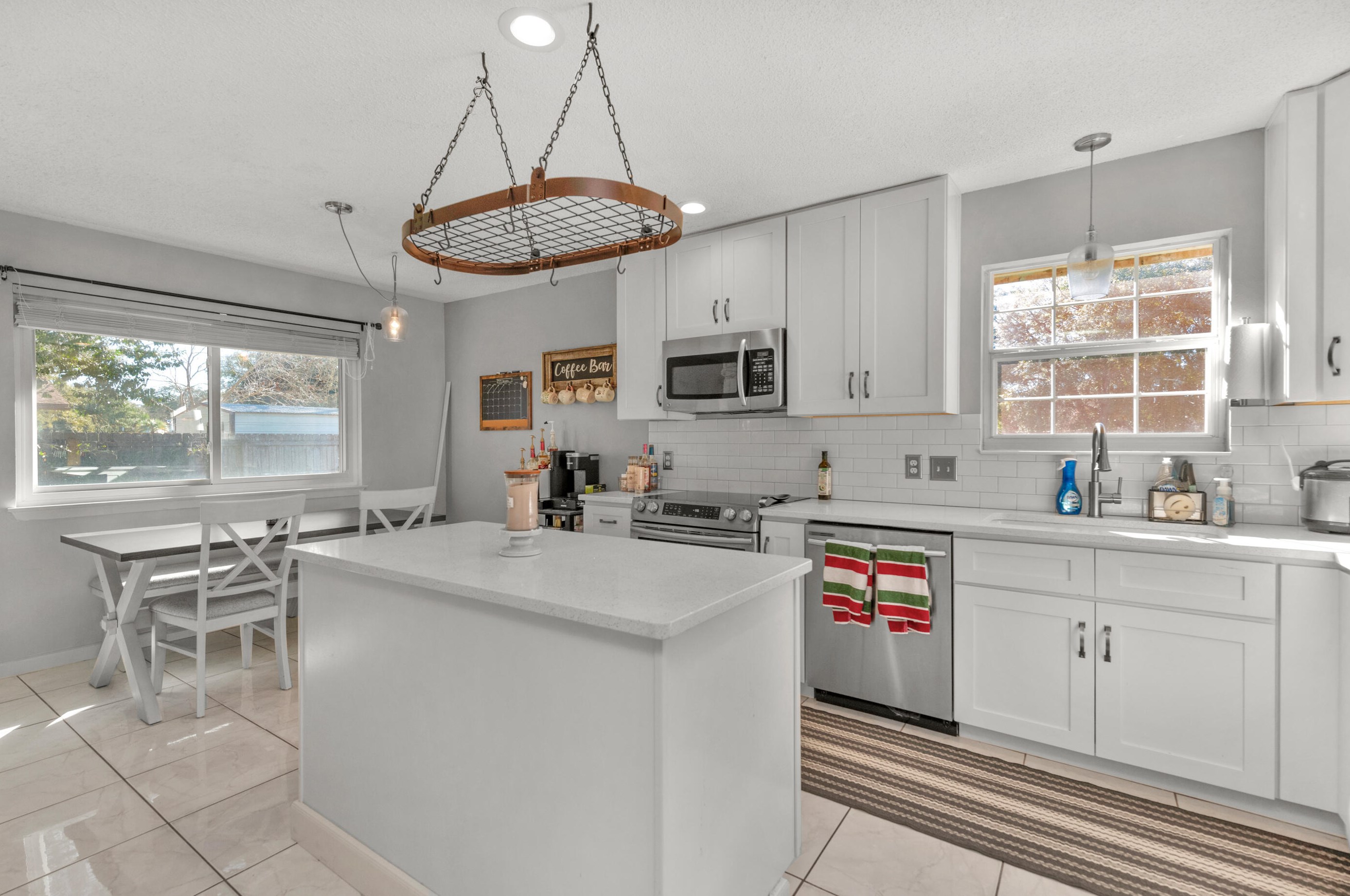 74 Mooring Ln, Shalimar, FL 32579