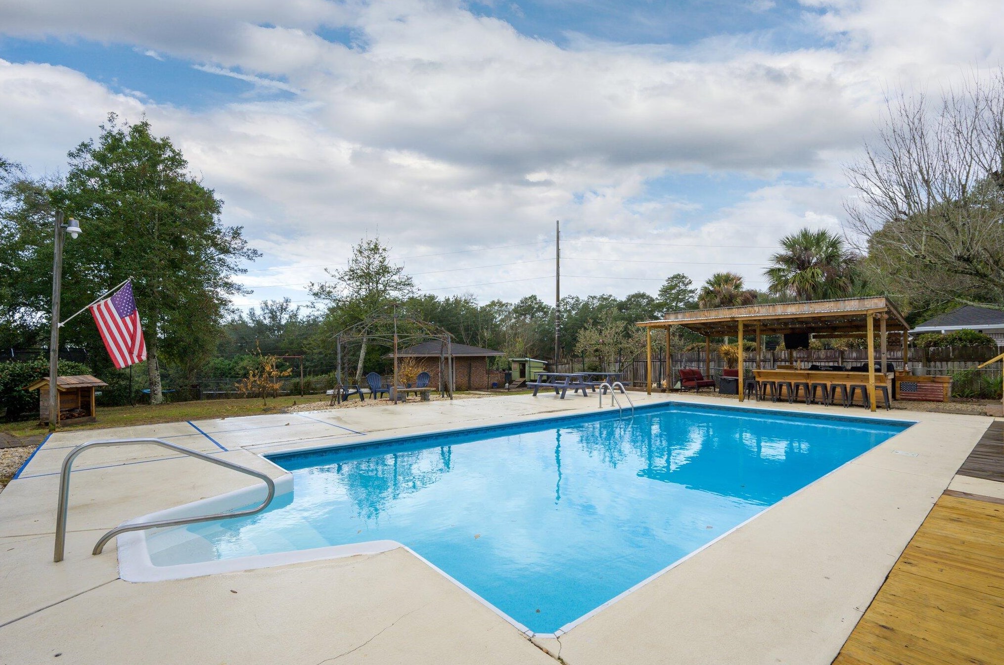 2416 Parker Dr, Niceville, FL 32578-2317