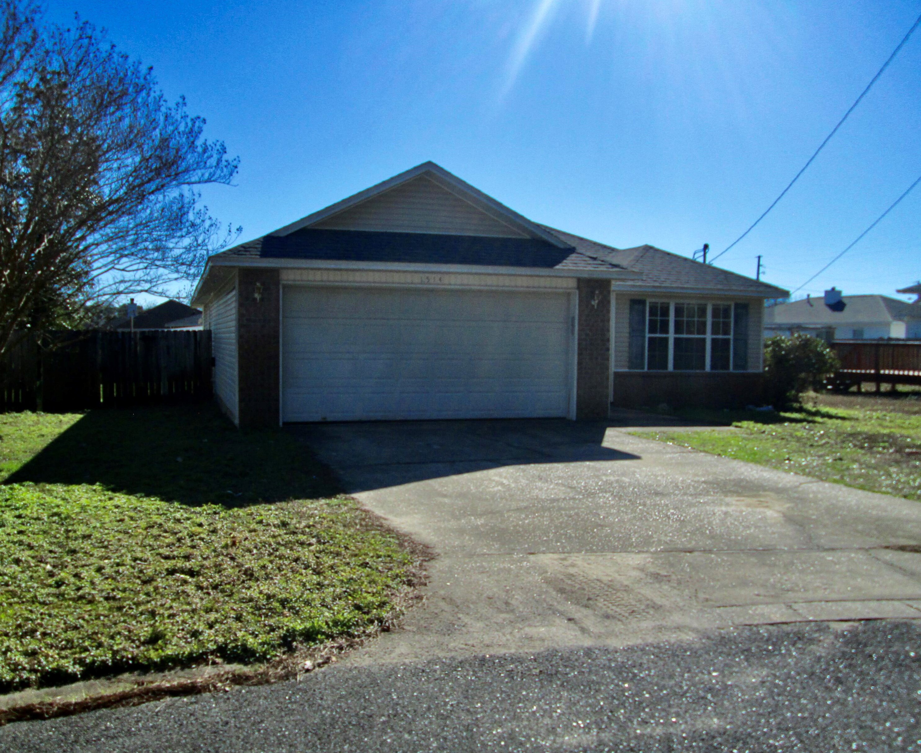 1514 Tommy Ln, Mary Esther, FL 32569-2156