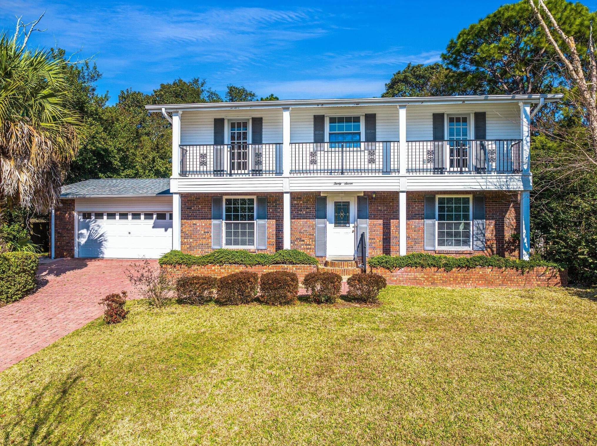 37 Walnut Ave, Shalimar, FL 32579