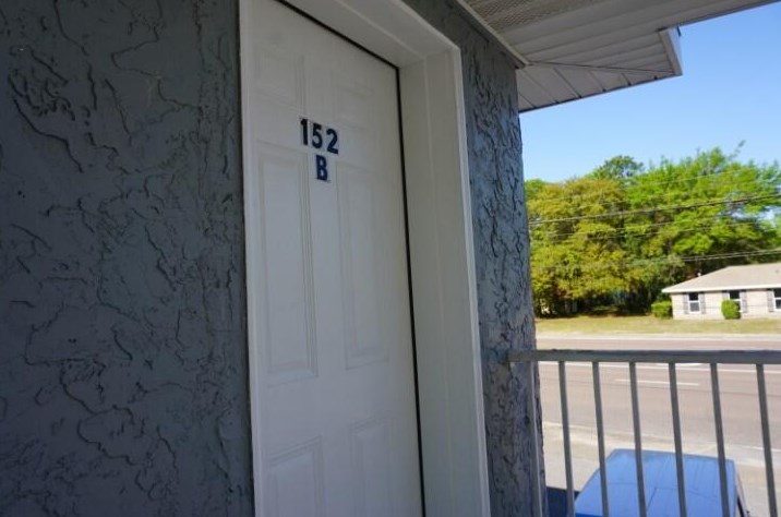 152 S John Sims Parkway S #b, Niceville, FL 32578