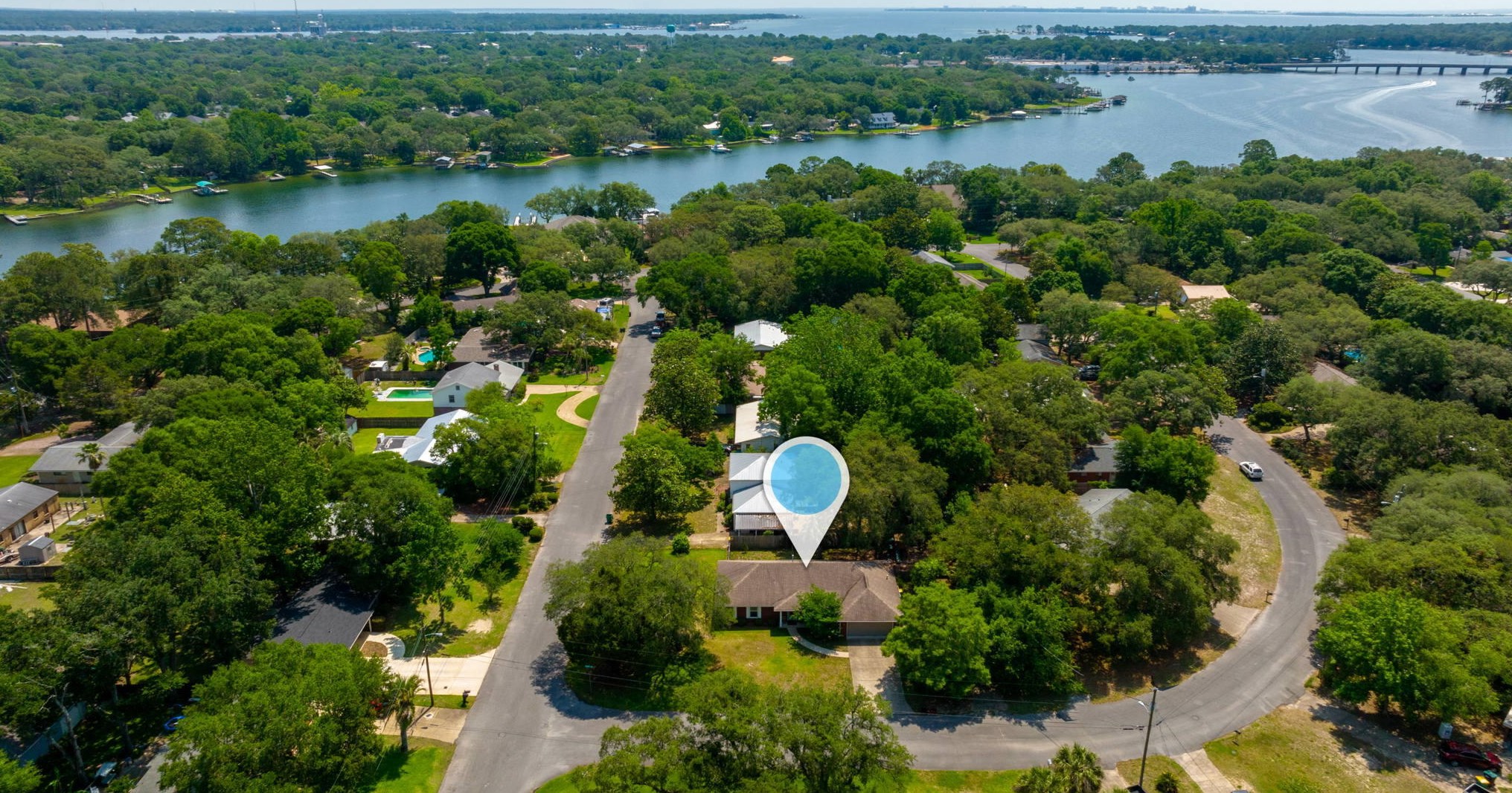 220 Pilgrim Ave, Fort Walton Beach FL  32547-3217 exterior