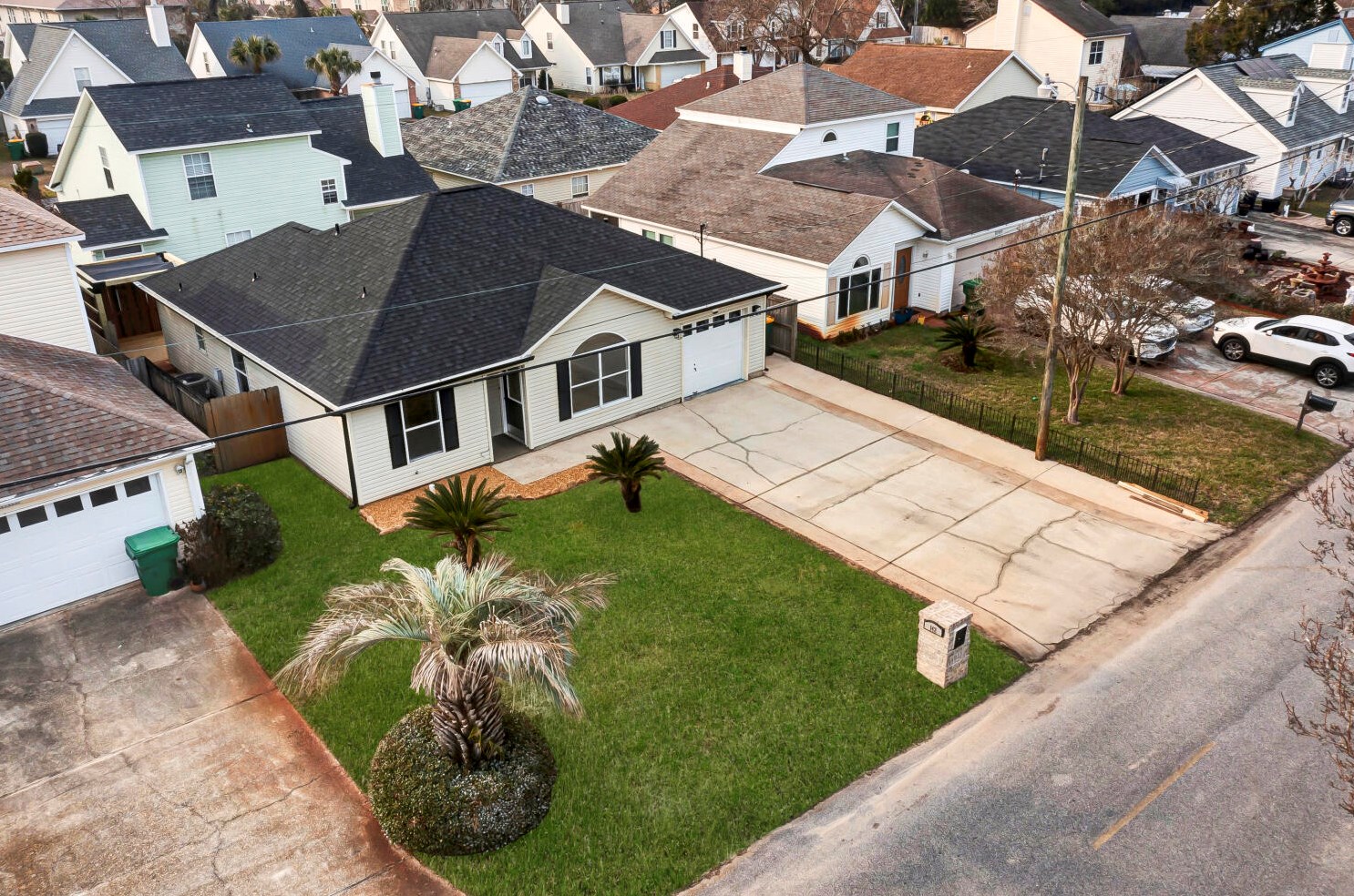 142 Beach Dr, Fort Walton Beach FL  32547-2467 exterior